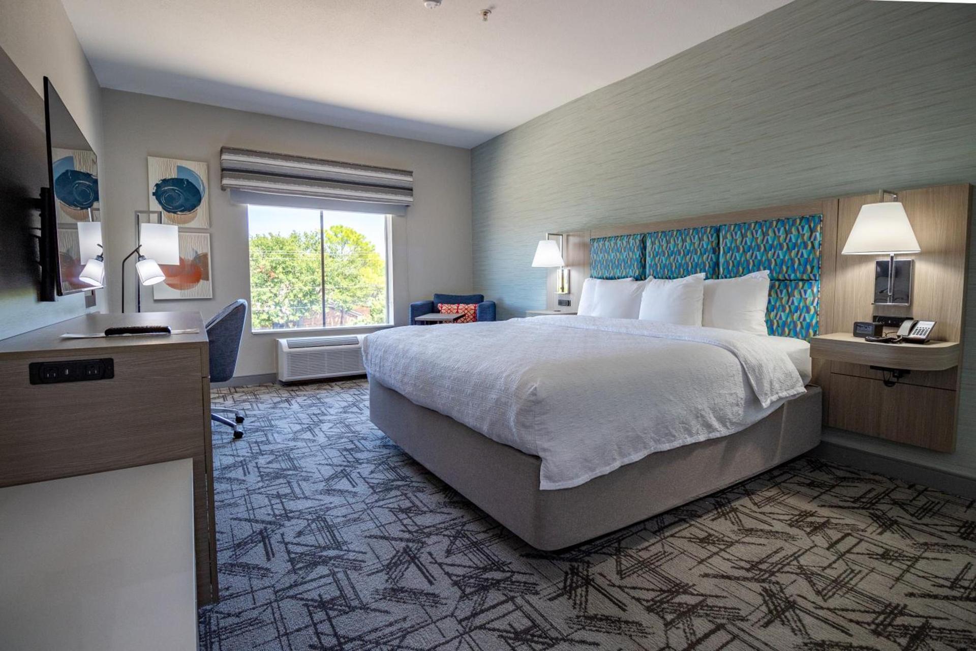 Hampton Inn & Suites Denton photo 56
