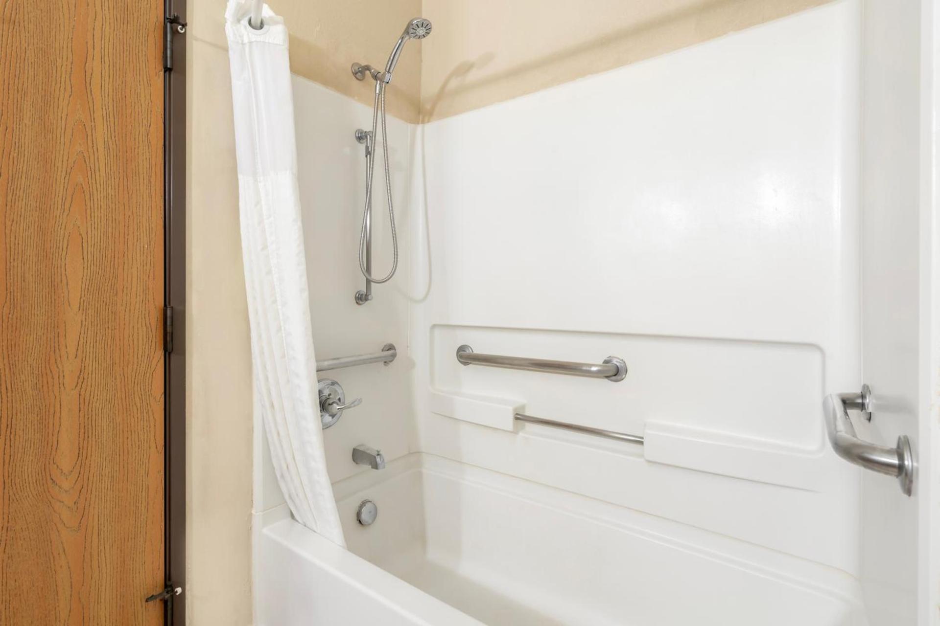 Comfort Suites McKinney-Allen photo 53
