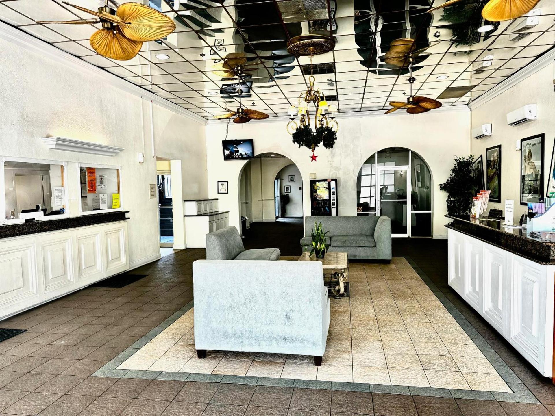 Monumental Movieland Hotel photo 25
