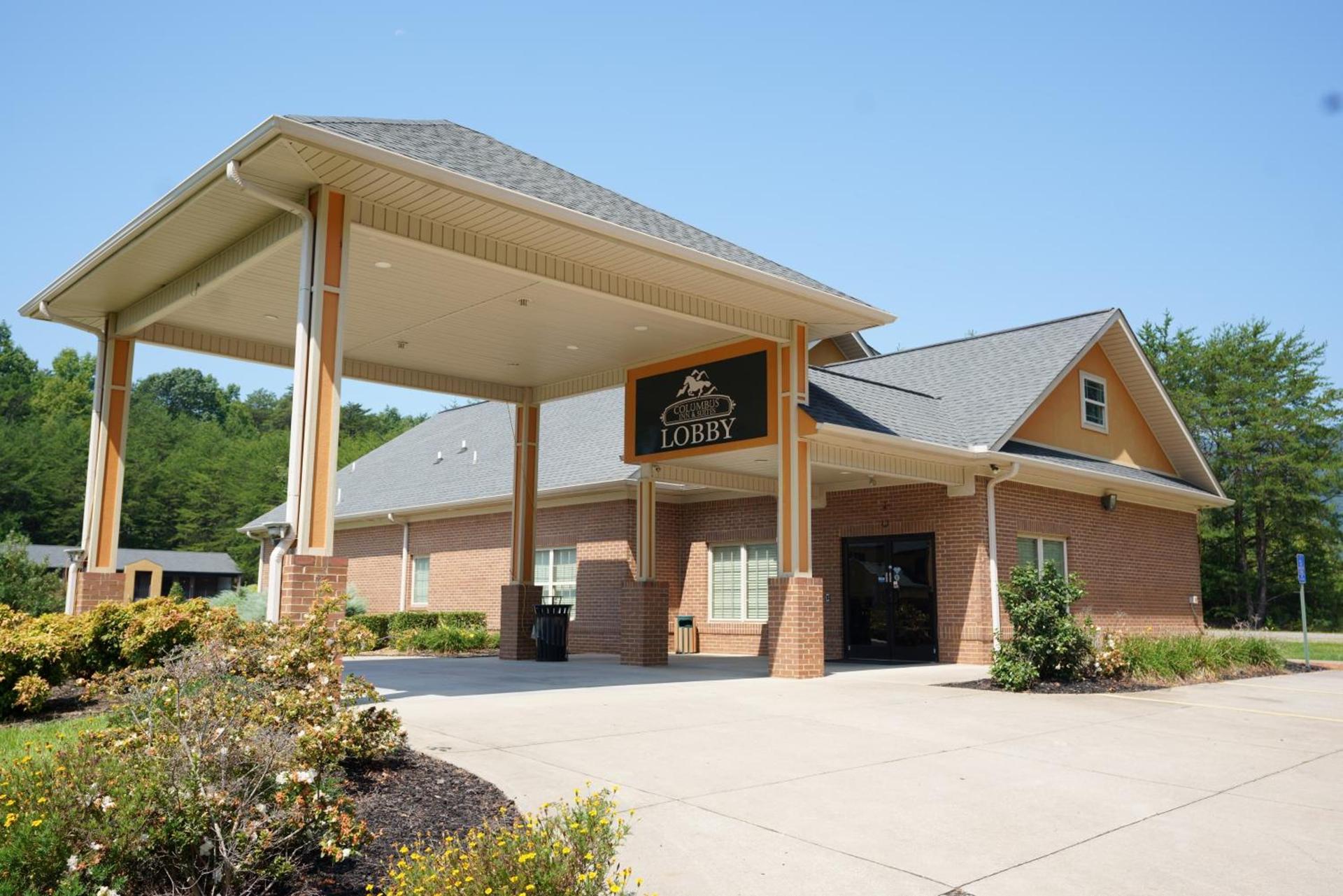 Columbus Inn and Suites photo 3
