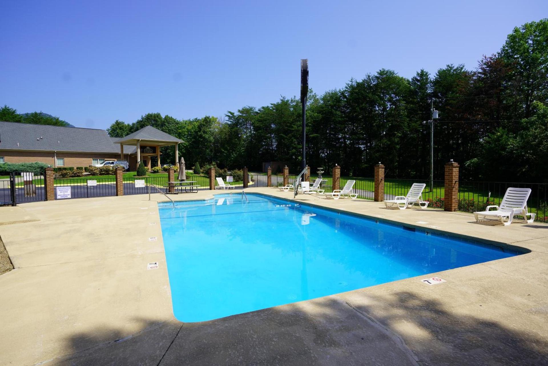 Columbus Inn and Suites photo 27