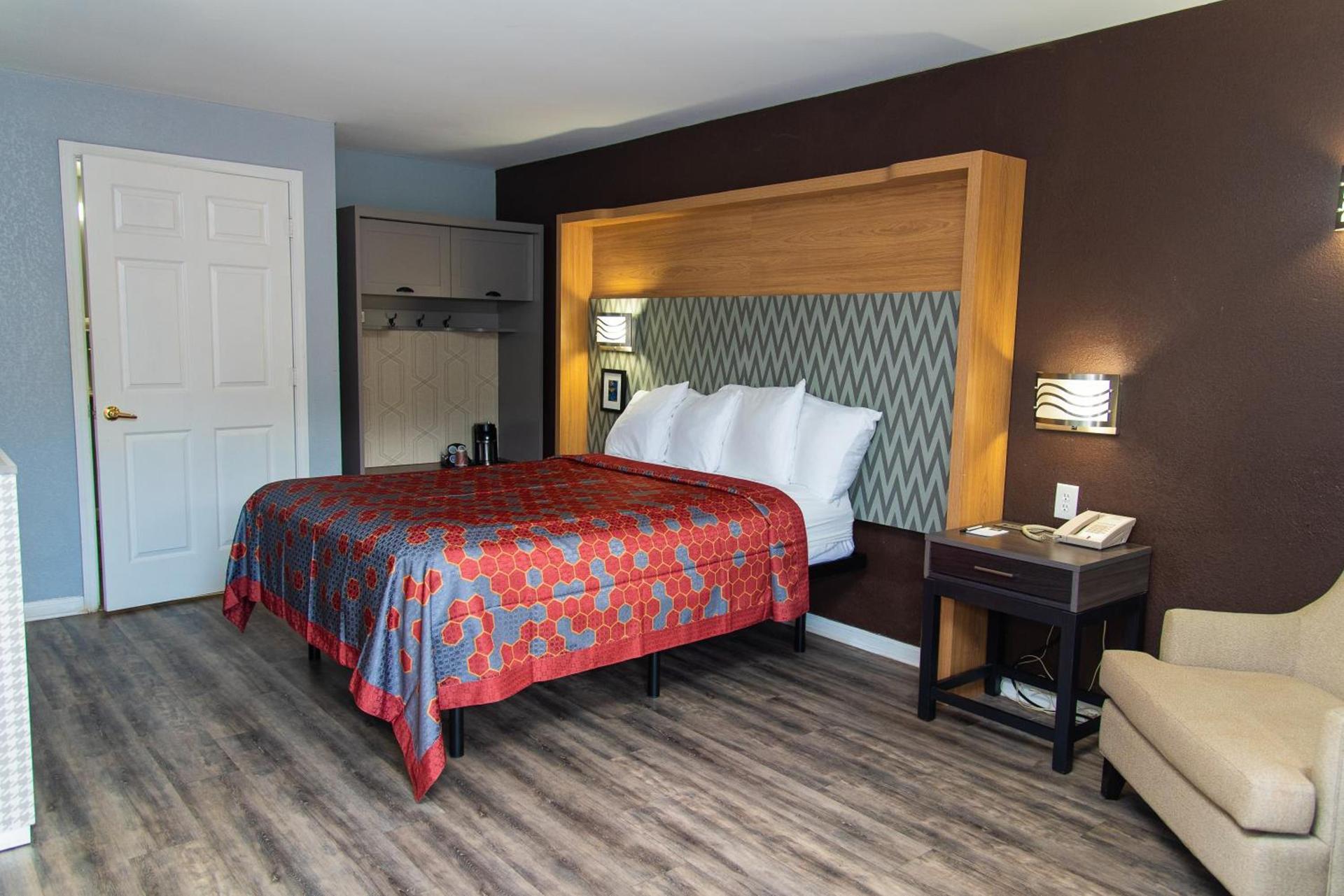 Columbus Inn and Suites photo 29