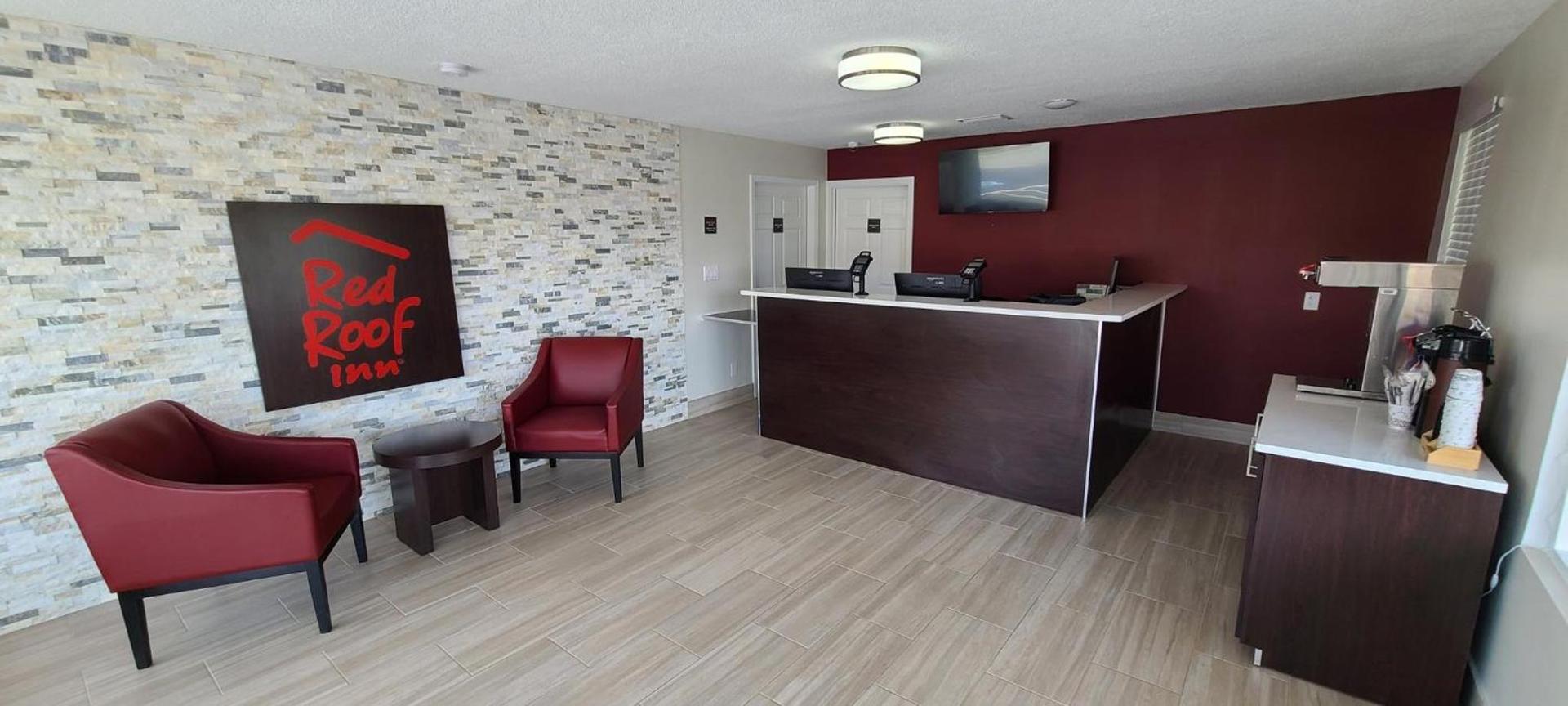 Red Roof Inn Byron photo 36