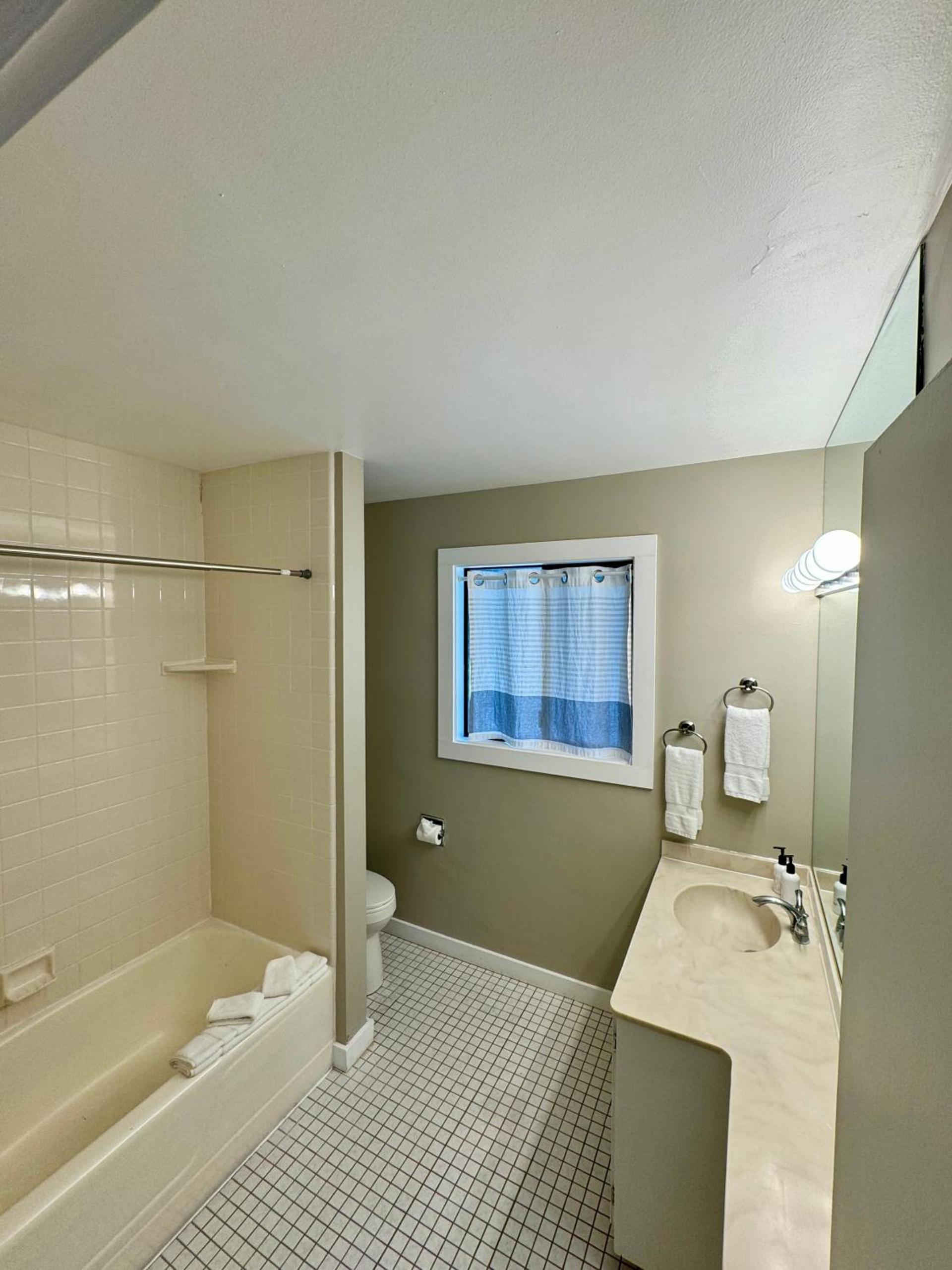 Hidden Valley Inn photo 20