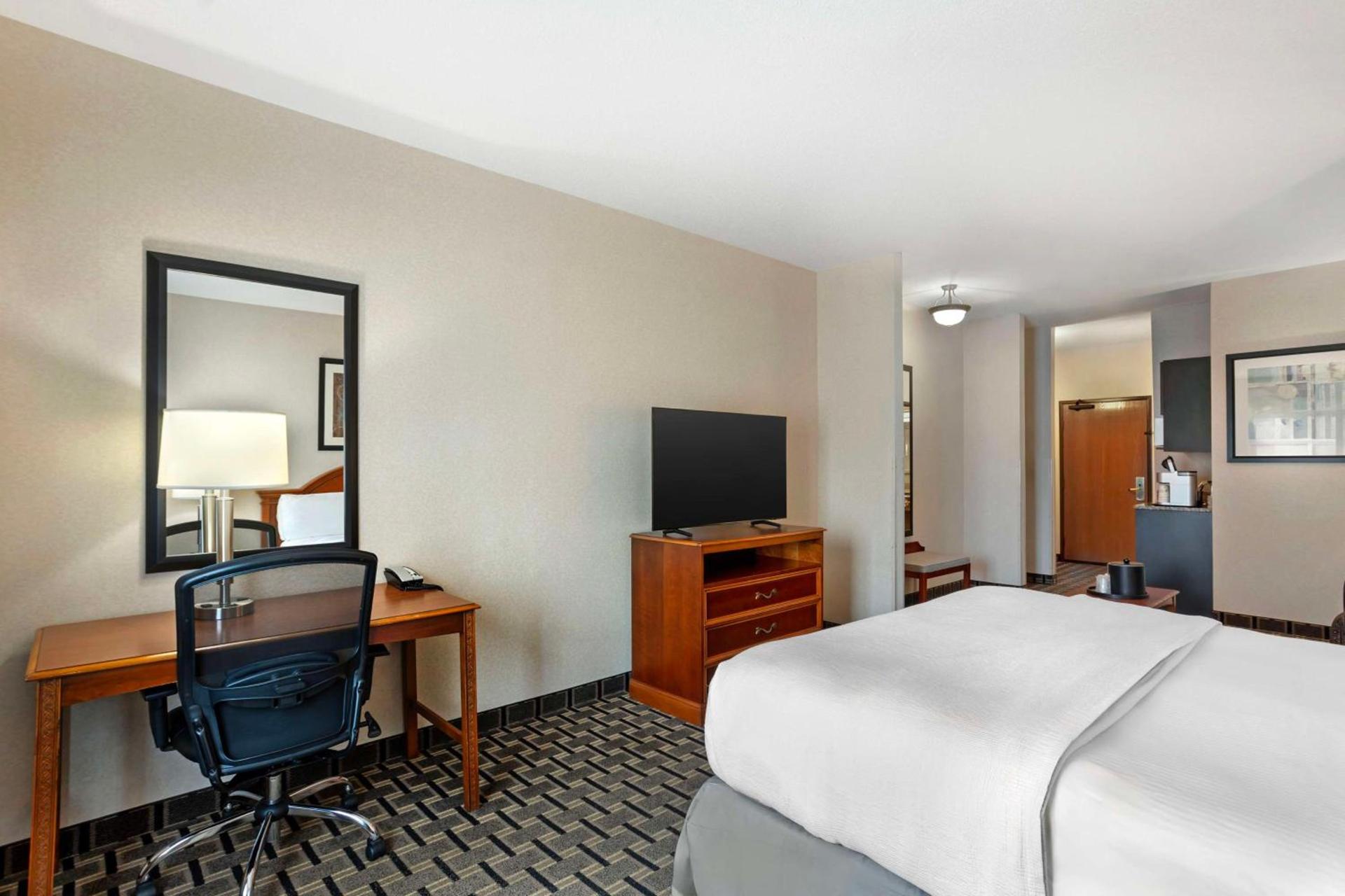 Best Western Plus Clearfield photo 11