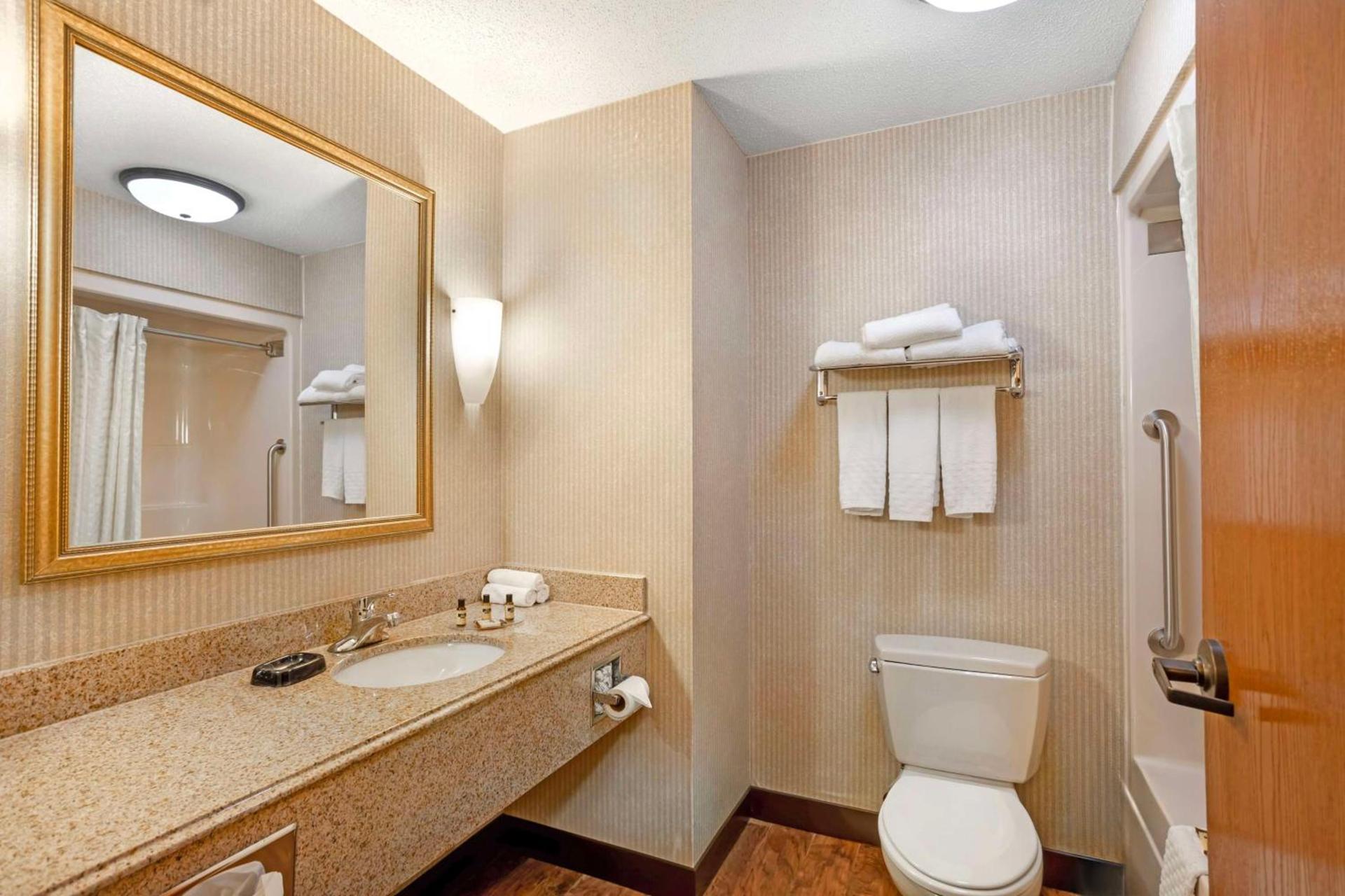 Best Western Plus Clearfield photo 28