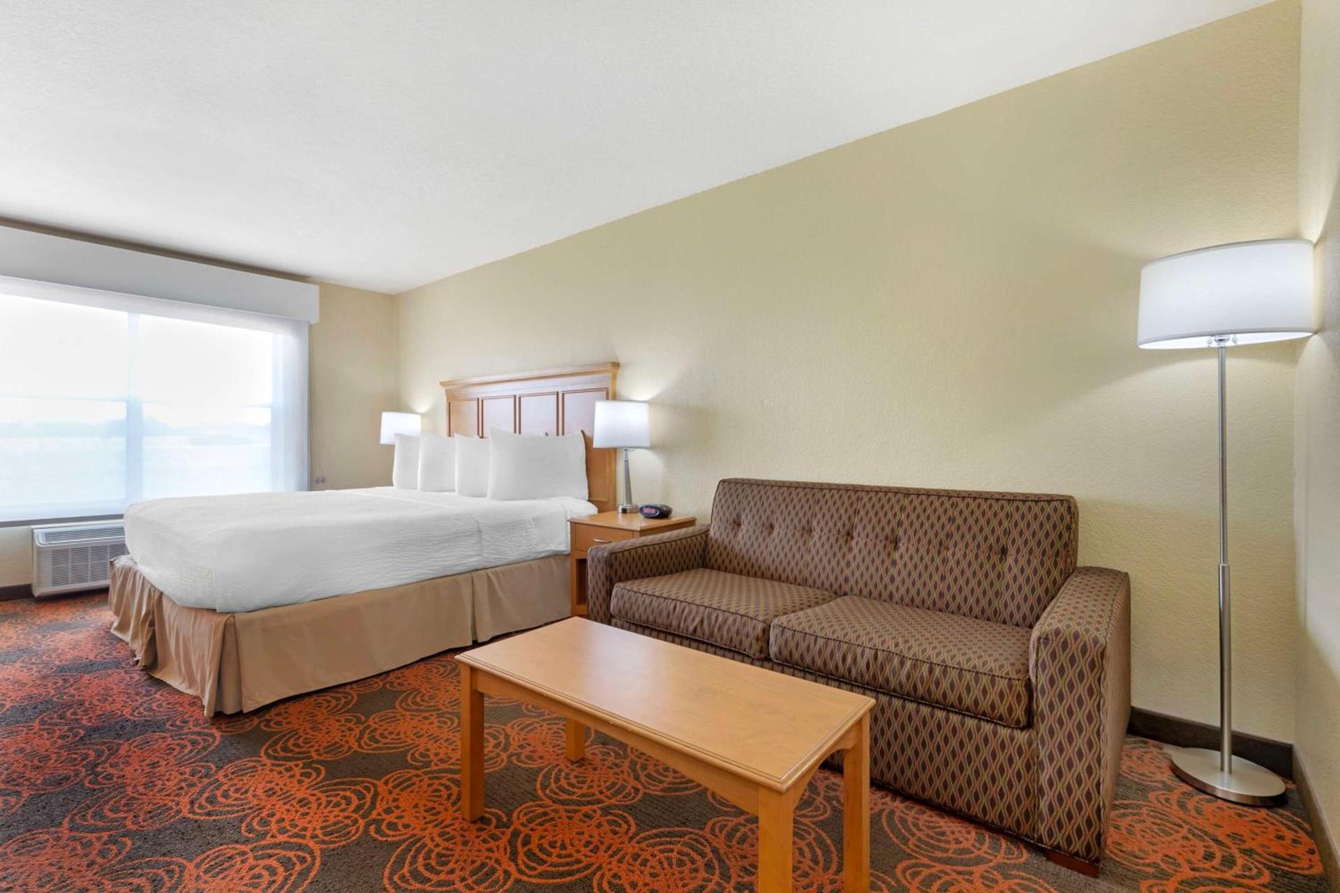 Best Western Plus Waco North photo 14