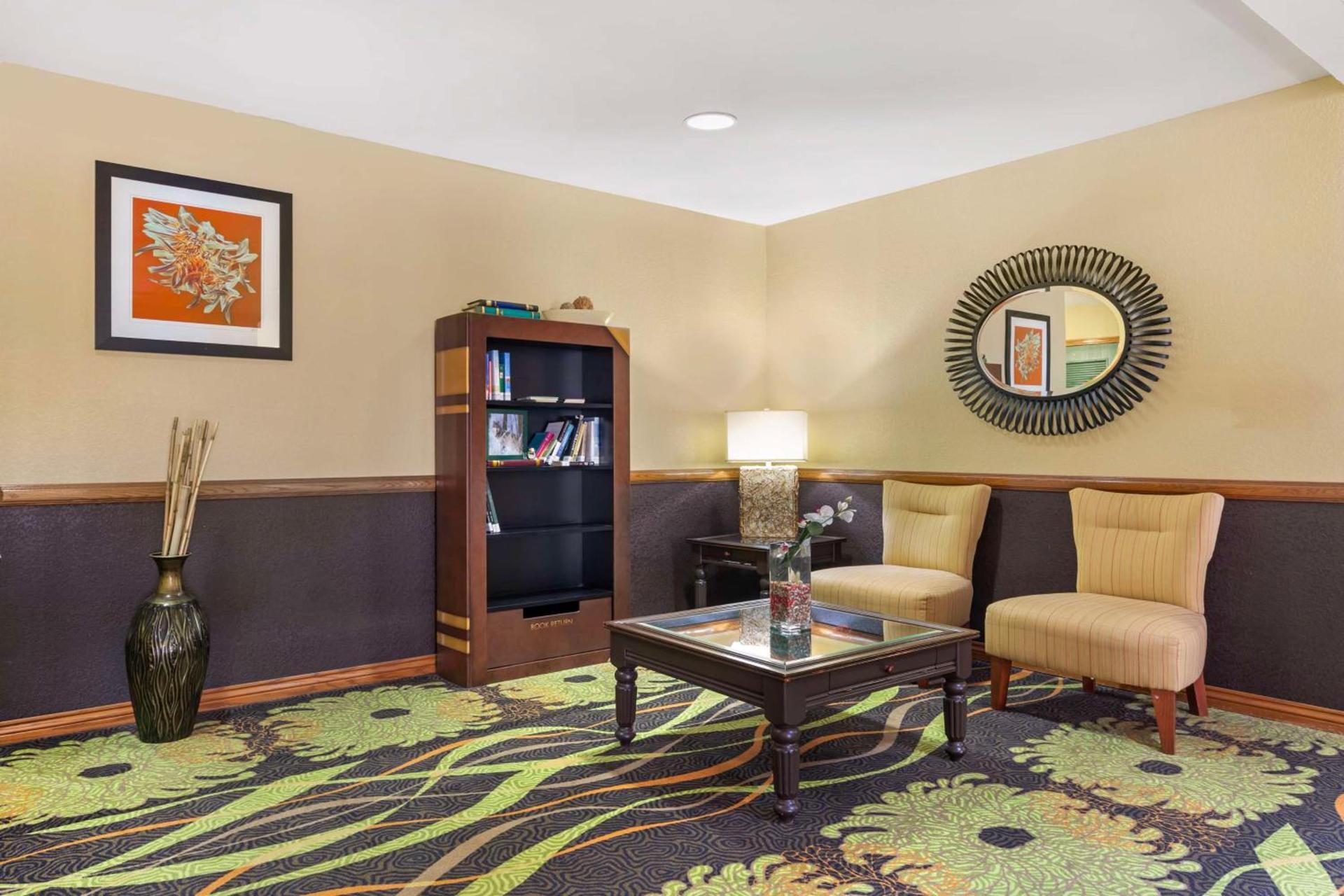 Best Western Plus Waco North photo 13