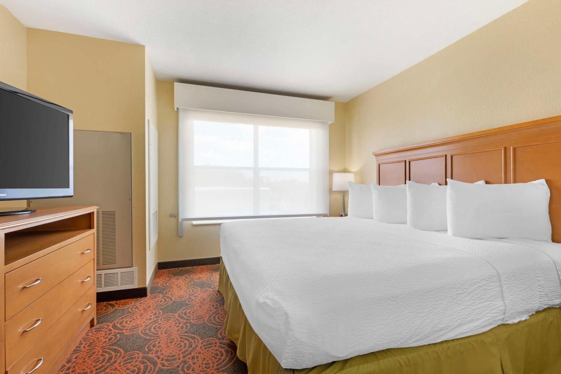 Best Western Plus Waco North photo 18
