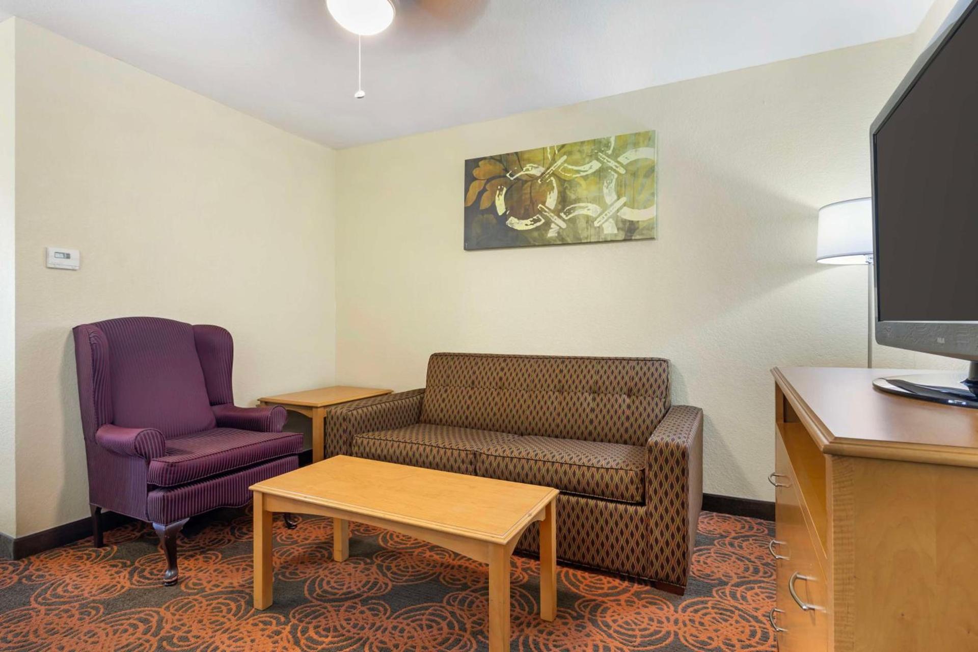 Best Western Plus Waco North photo 20