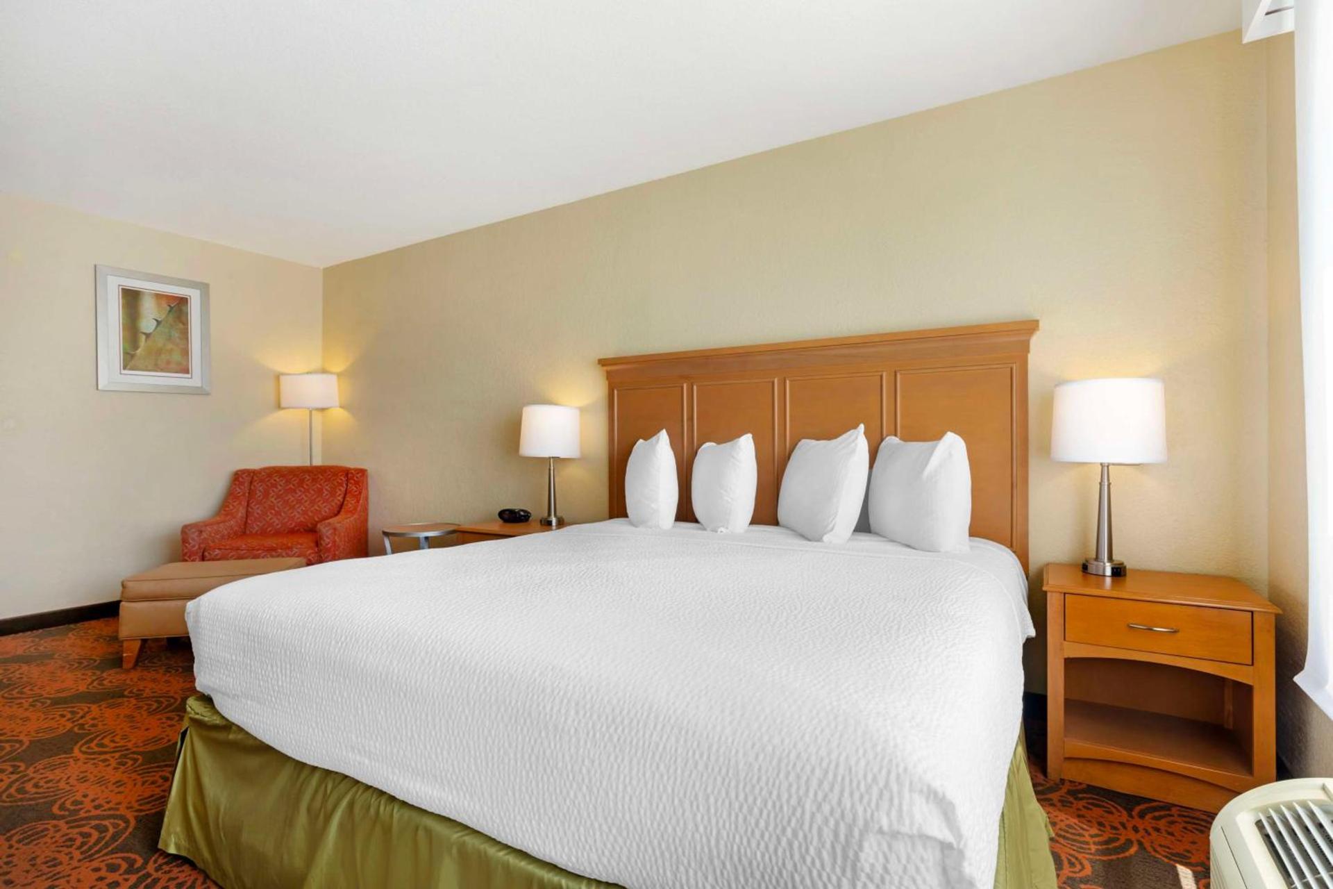 Best Western Plus Waco North photo 27