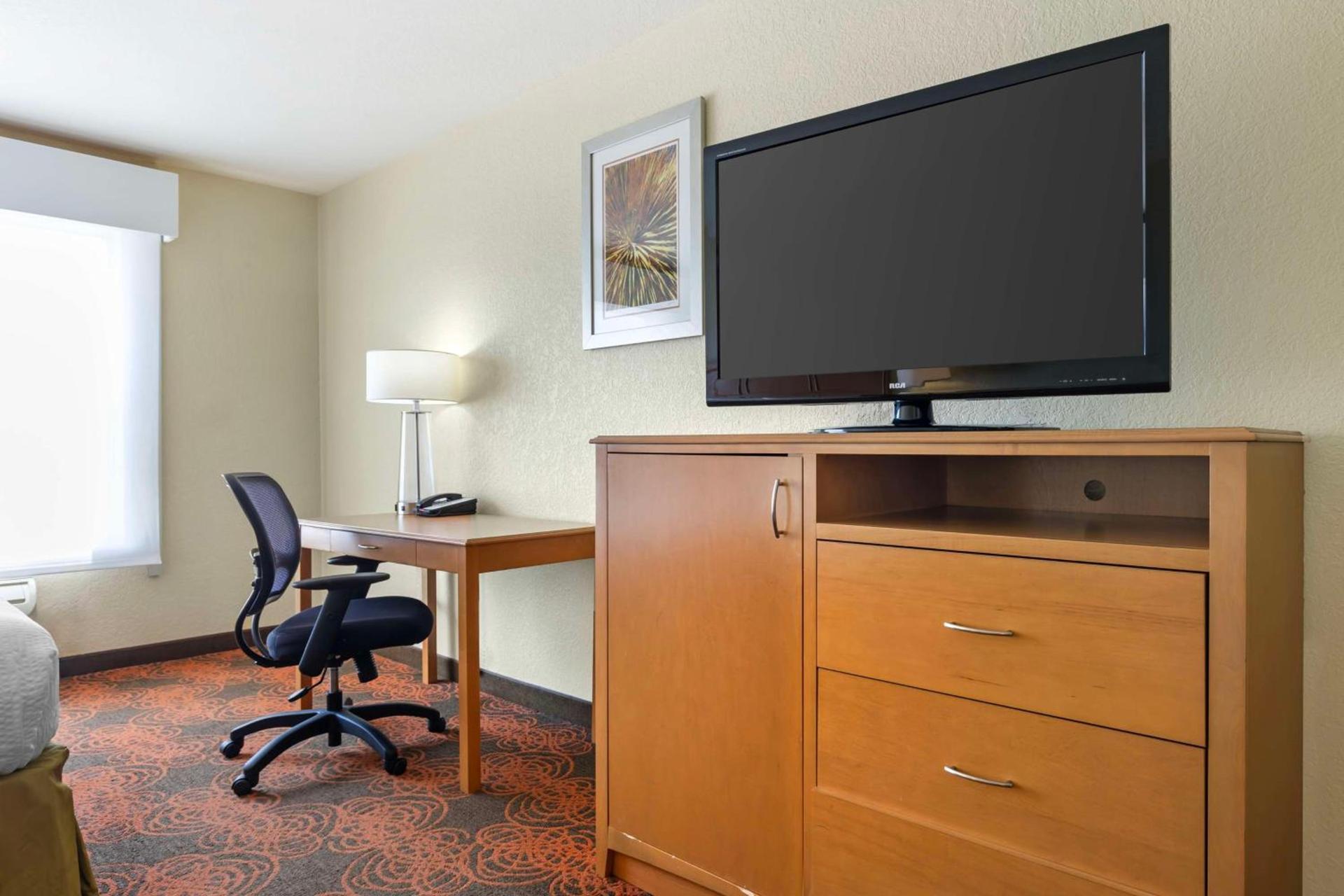 Best Western Plus Waco North photo 28