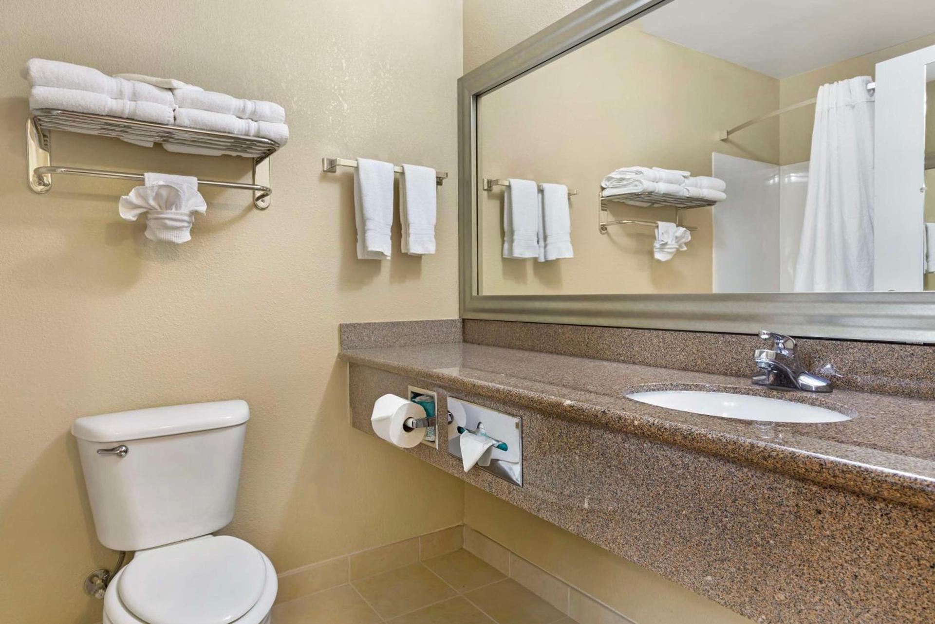 Best Western Plus Waco North photo 26