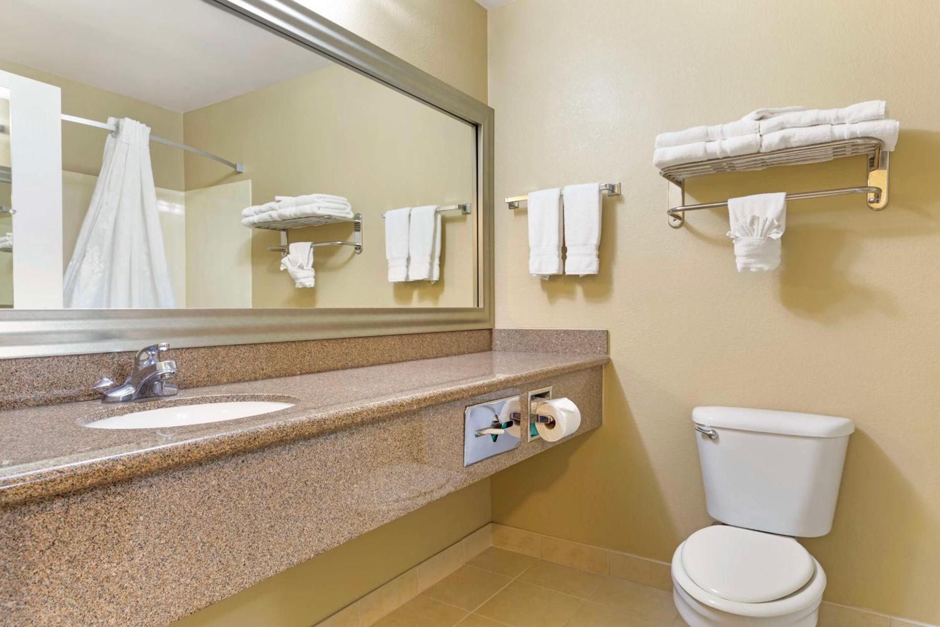 Best Western Plus Waco North photo 25