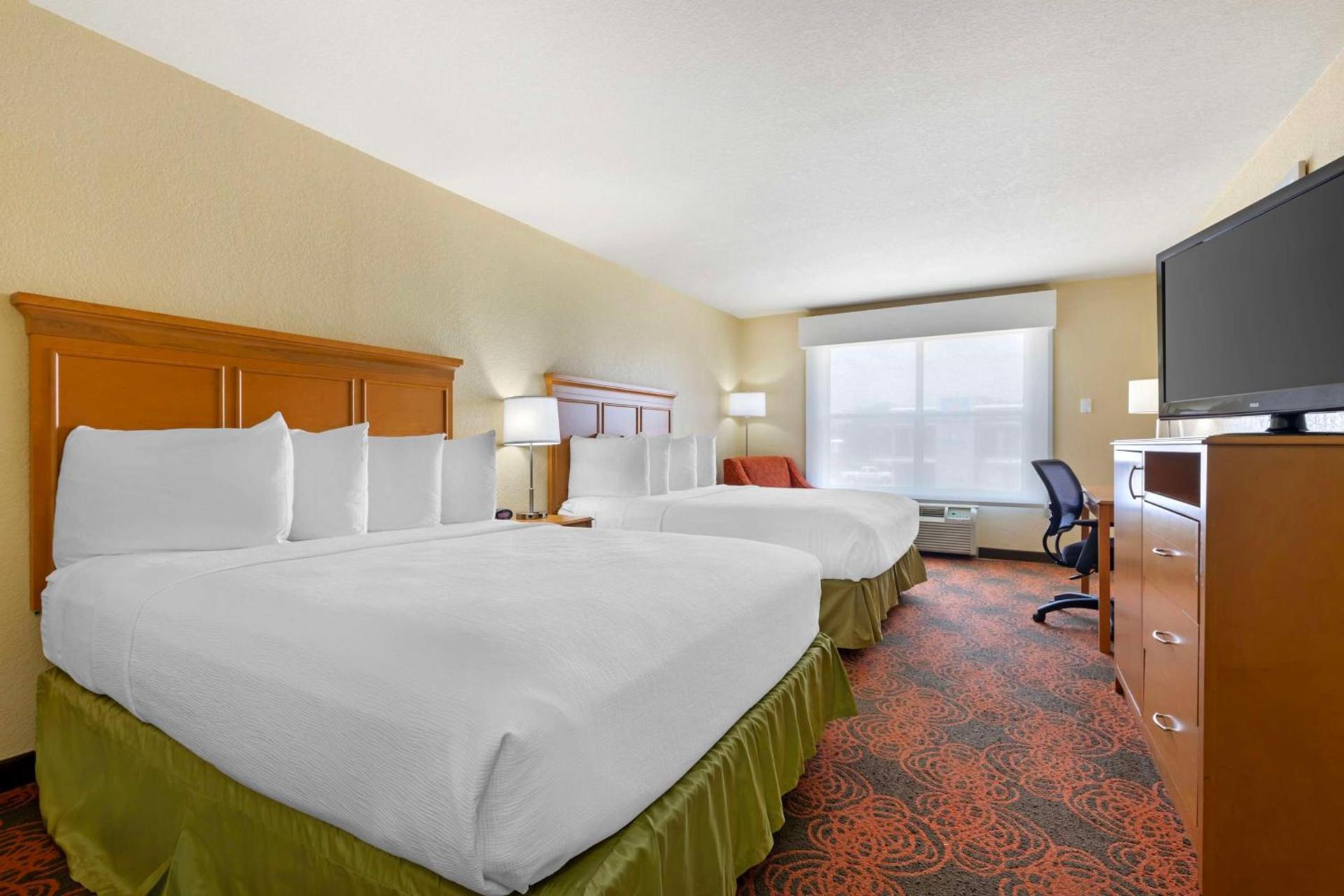 Best Western Plus Waco North photo 29