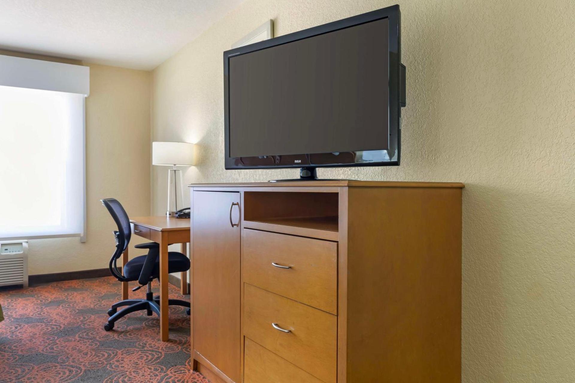 Best Western Plus Waco North photo 30