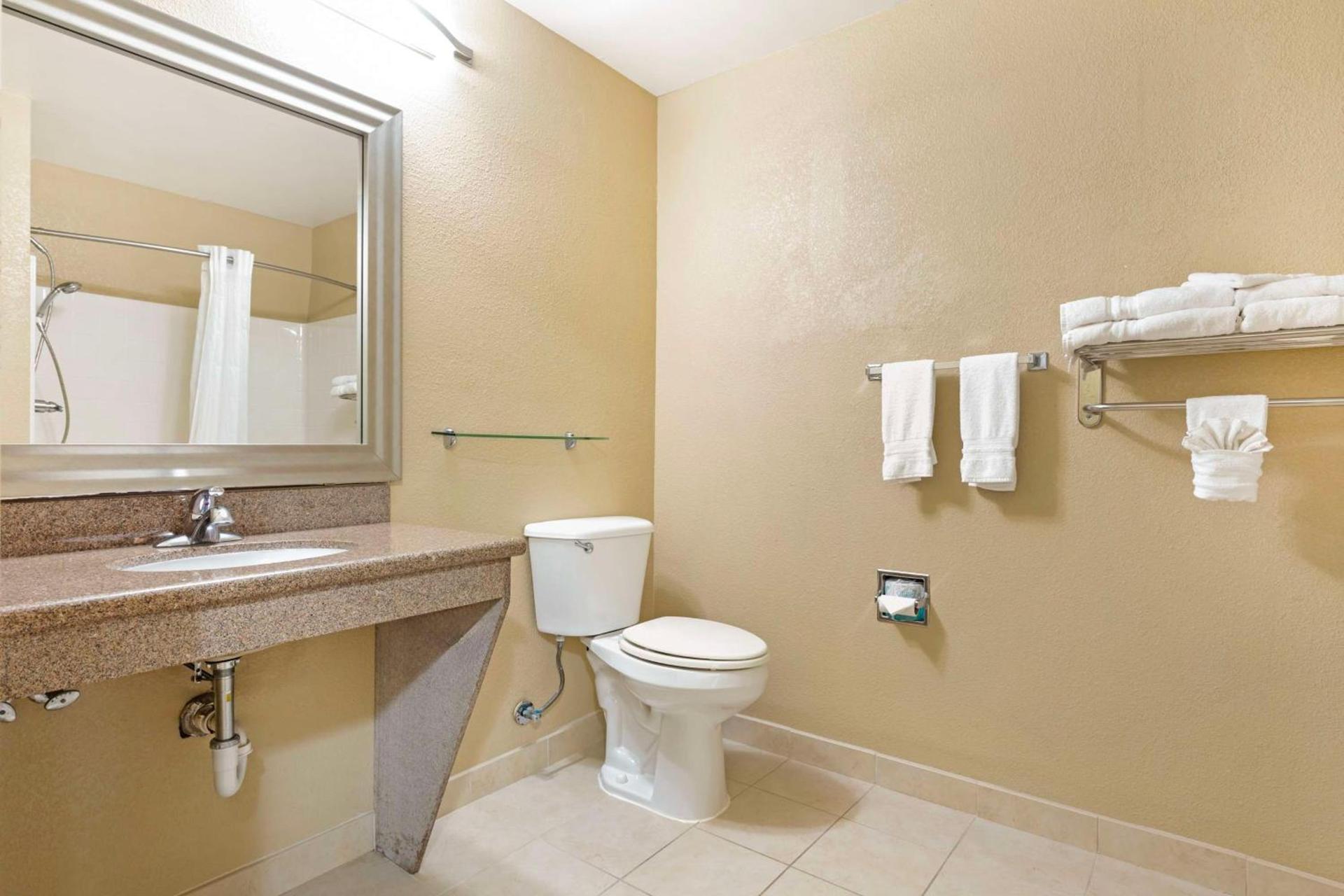 Best Western Plus Waco North photo 34