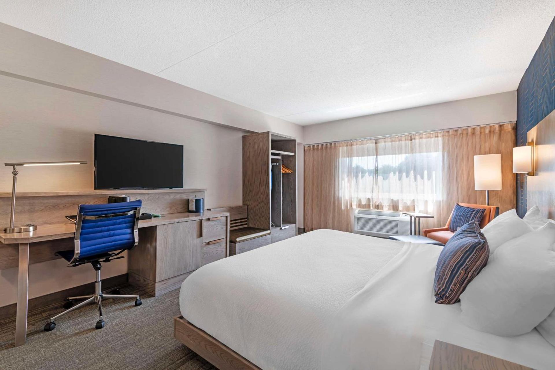 Best Western Plus Landmark Inn photo 3
