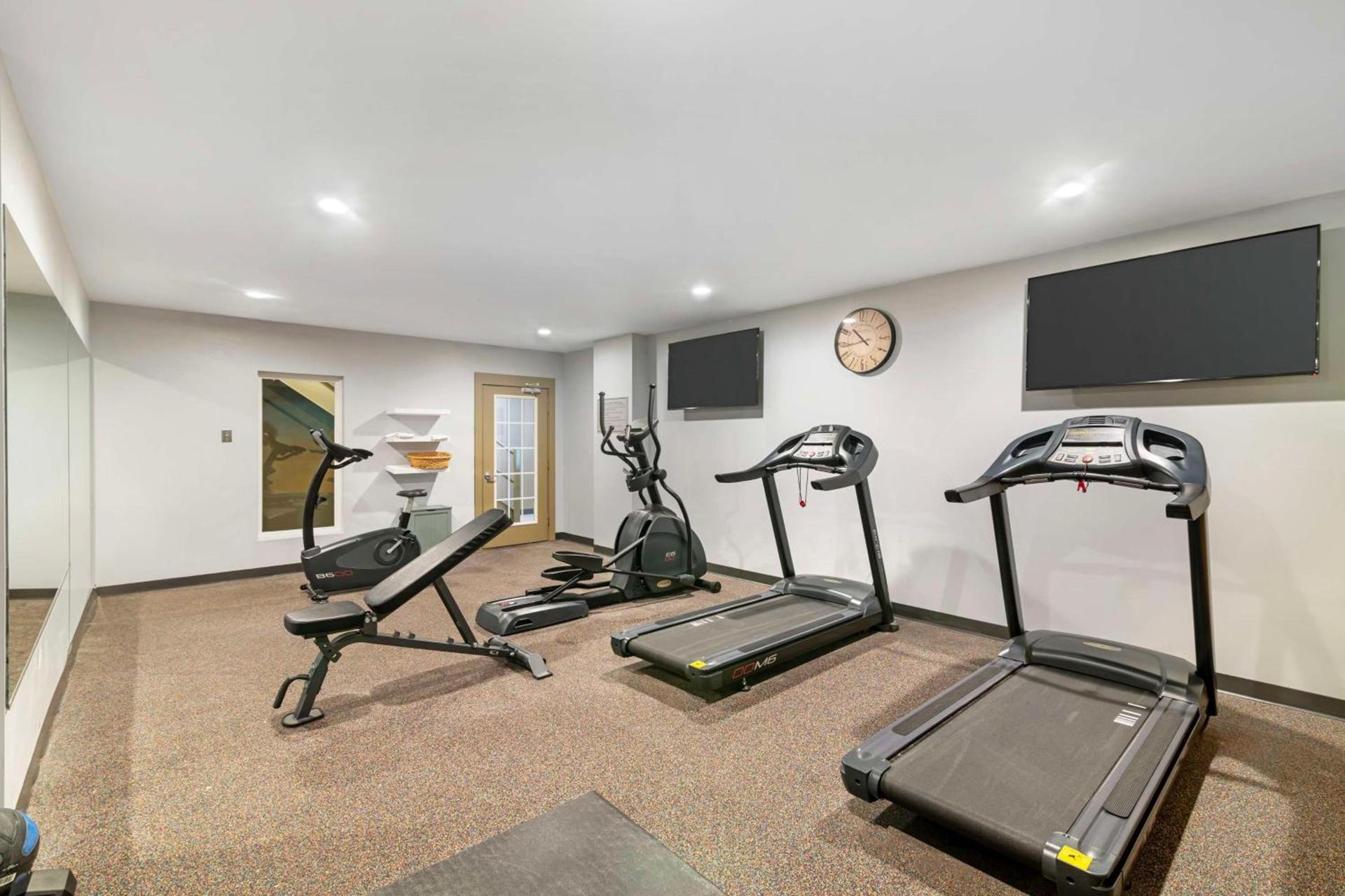 Best Western Plus Landmark Inn photo 10