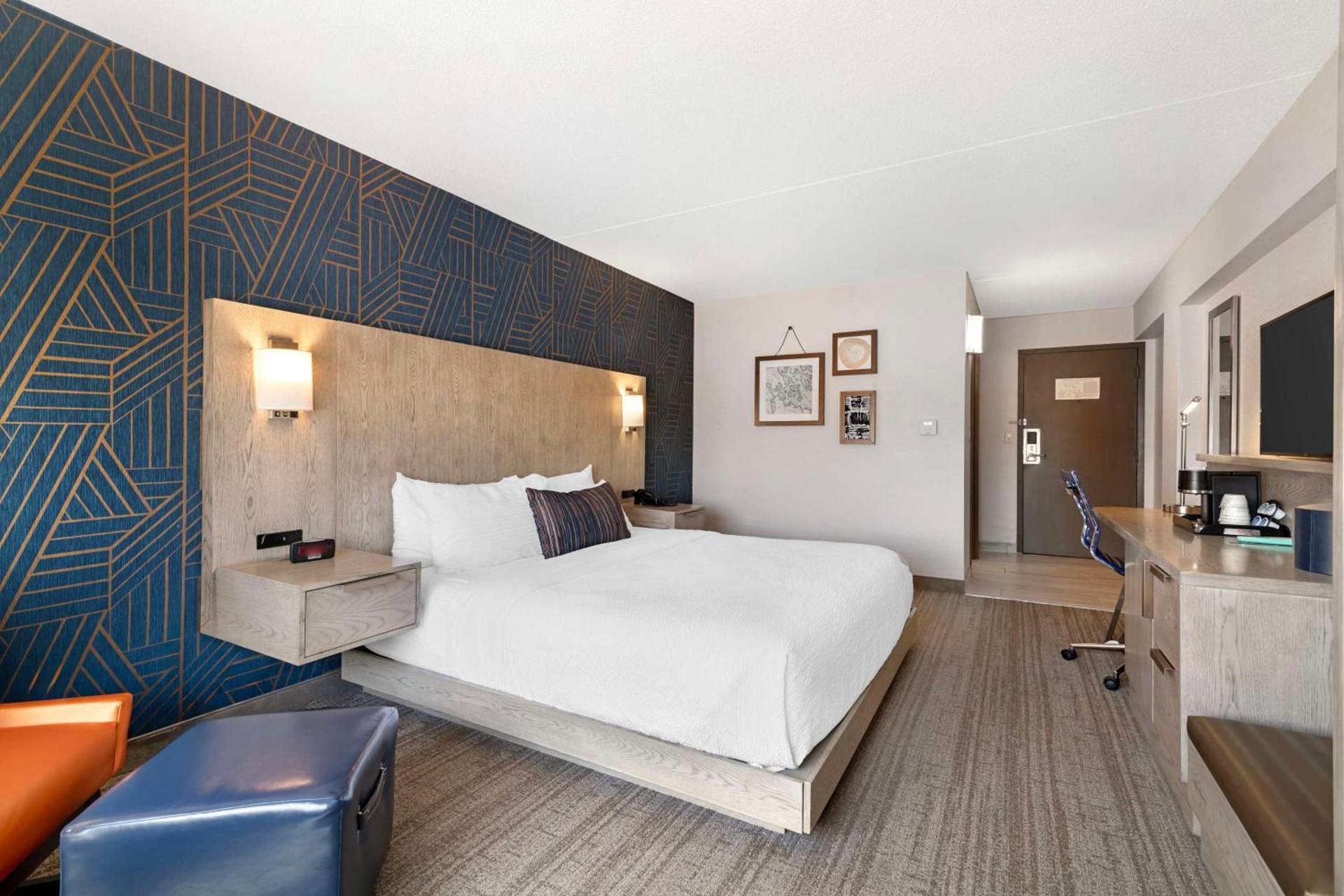 Best Western Plus Landmark Inn photo 18