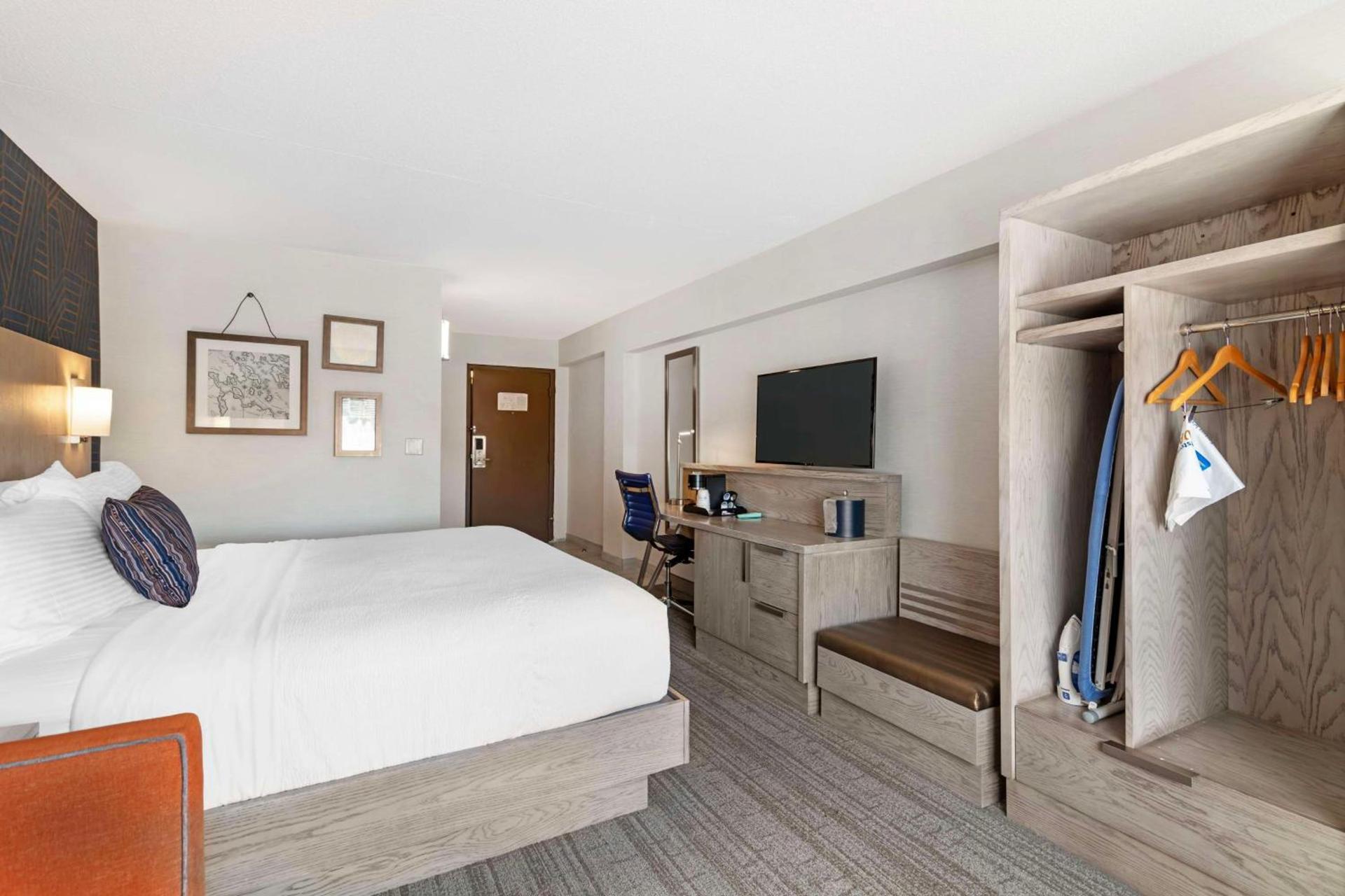 Best Western Plus Landmark Inn photo 19
