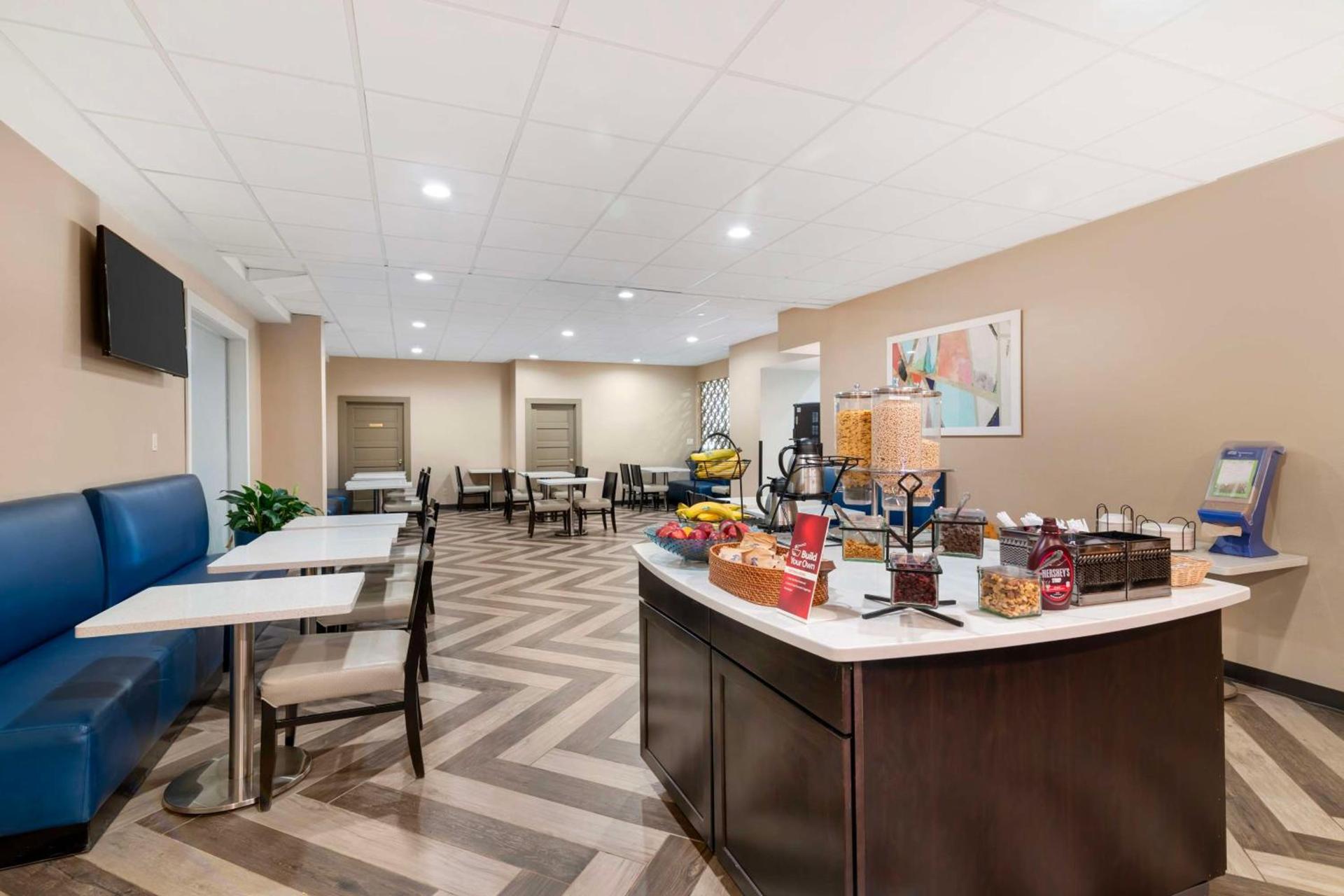 Best Western Plus Landmark Inn photo 40