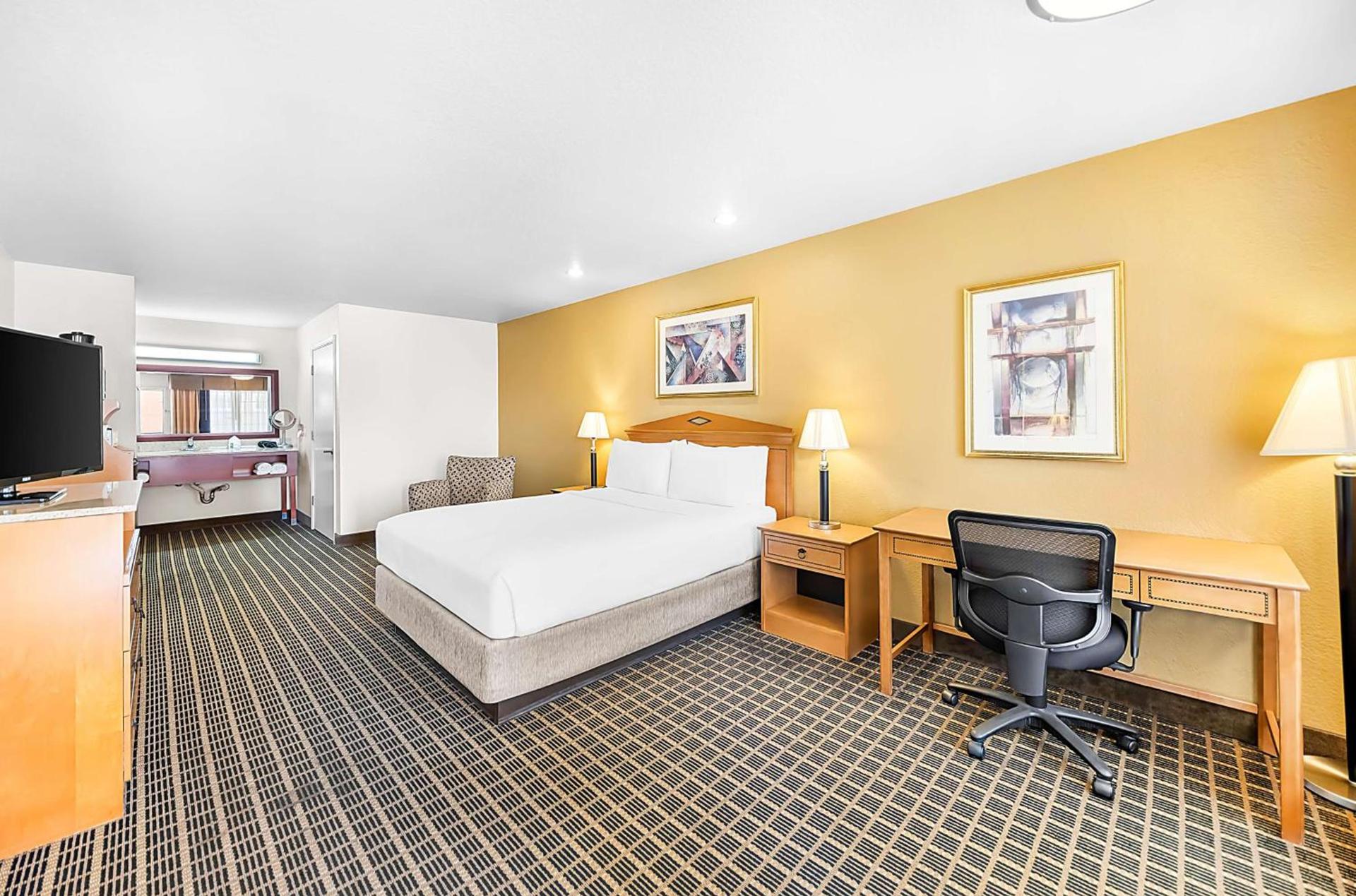 SureStayPlus Hotel by Best Western San Jose Central City photo 35