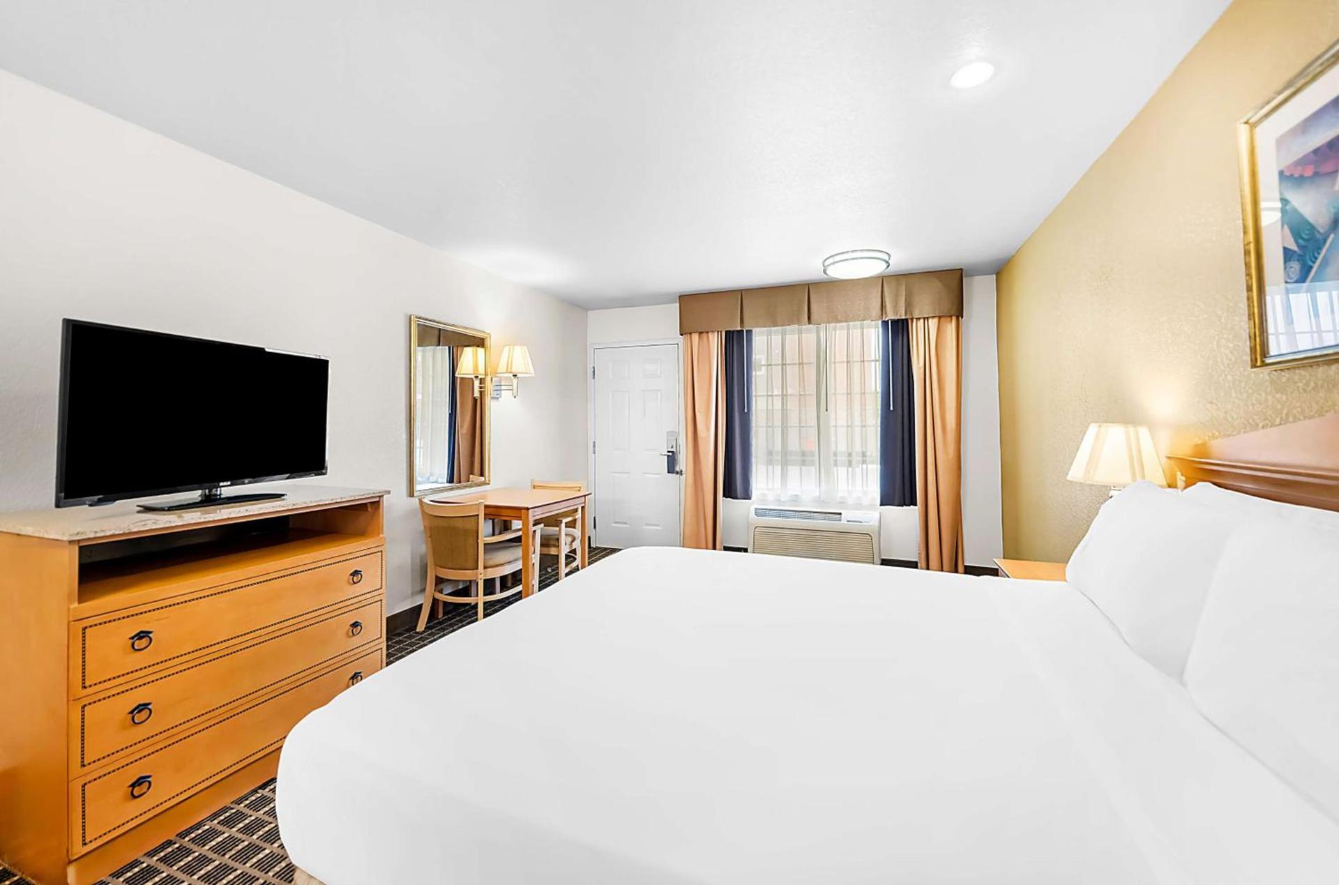 SureStayPlus Hotel by Best Western San Jose Central City photo 28