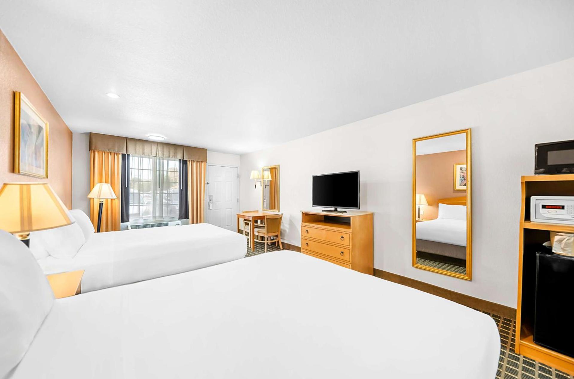 SureStayPlus Hotel by Best Western San Jose Central City photo 18