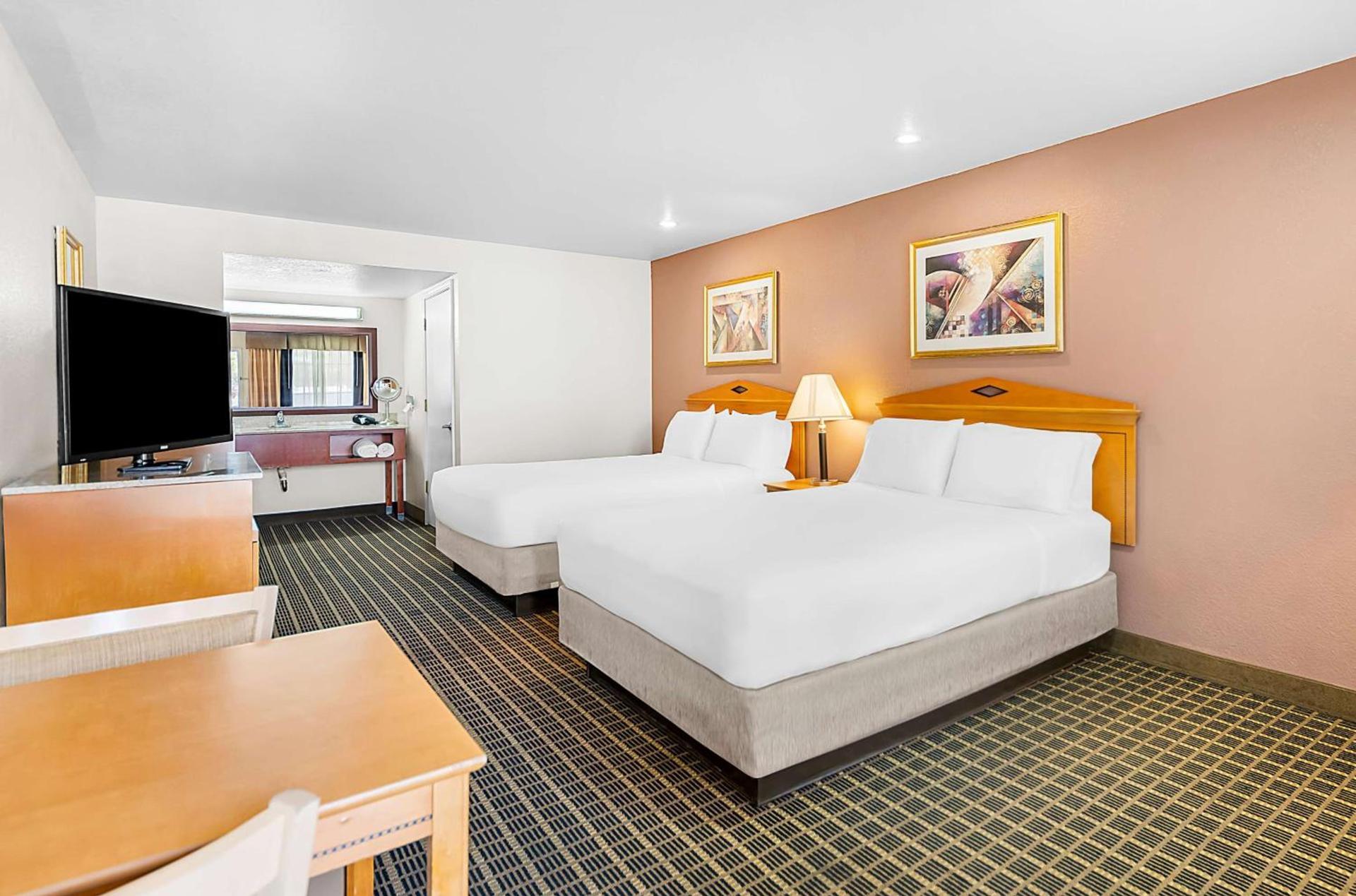 SureStayPlus Hotel by Best Western San Jose Central City photo 48