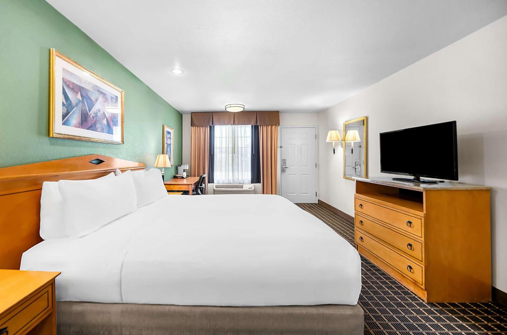 SureStayPlus Hotel by Best Western San Jose Central City photo 45