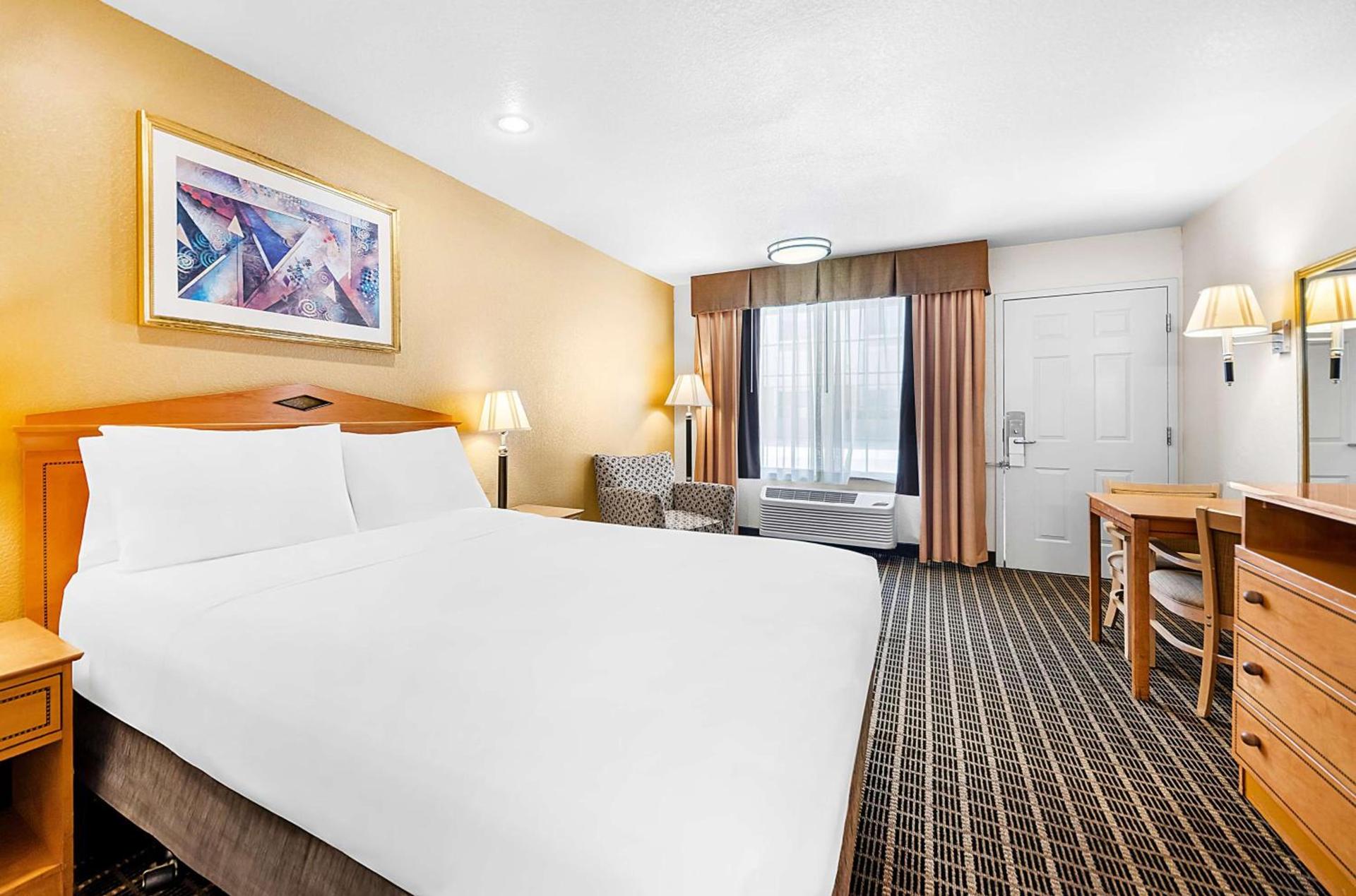 SureStayPlus Hotel by Best Western San Jose Central City photo 37
