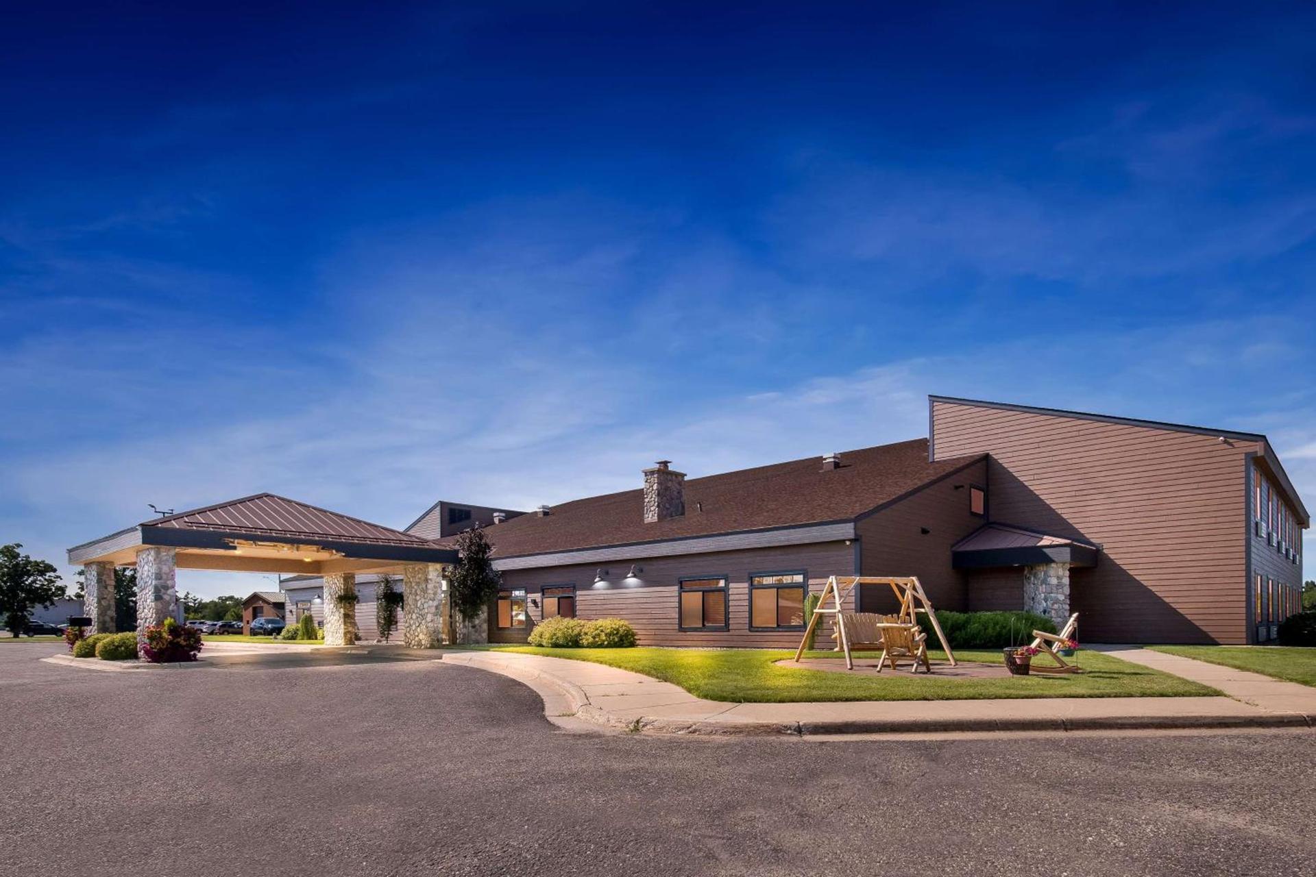 Heartland Inn & Suites, SureStay Collection by Best Western — hotel in Park Rapids