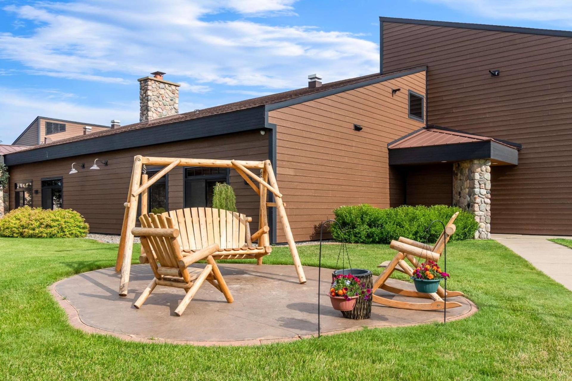 Heartland Inn & Suites, SureStay Collection by Best Western photo 42