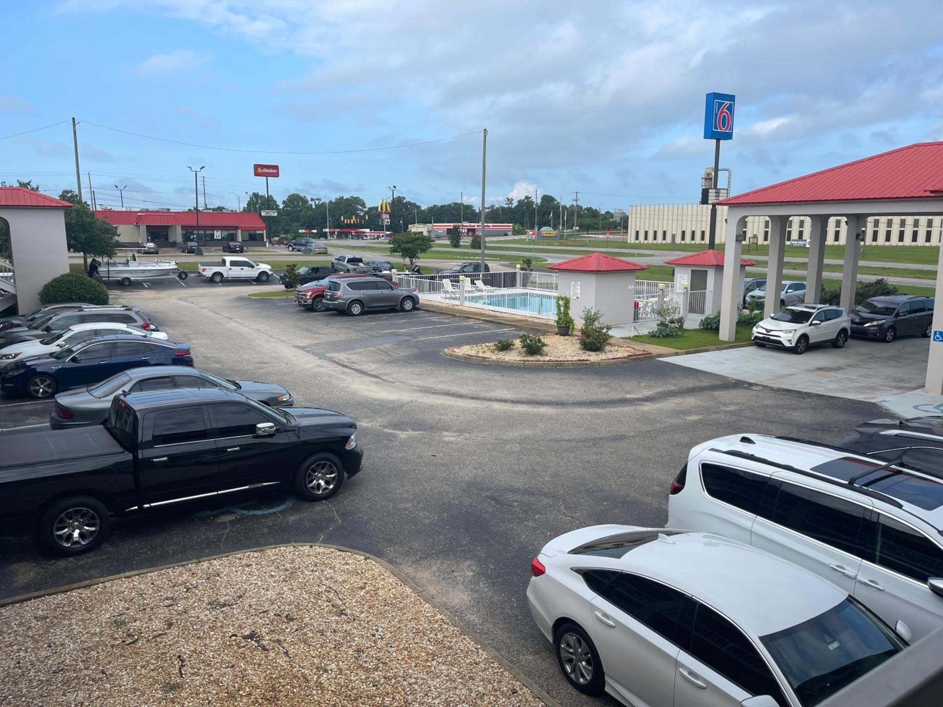 Motel 6 Abbeville, AL photo 2