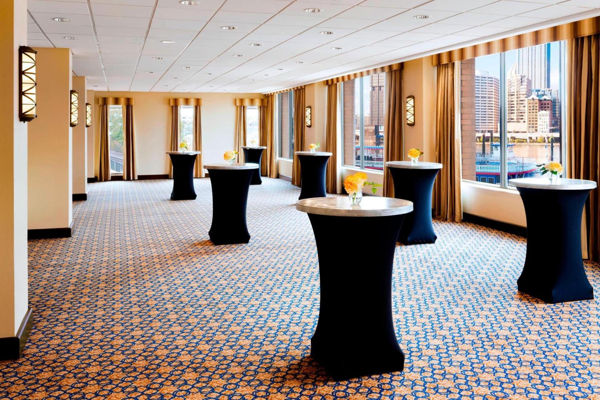 Sheraton Pittsburgh Hotel at Station Square photo 58
