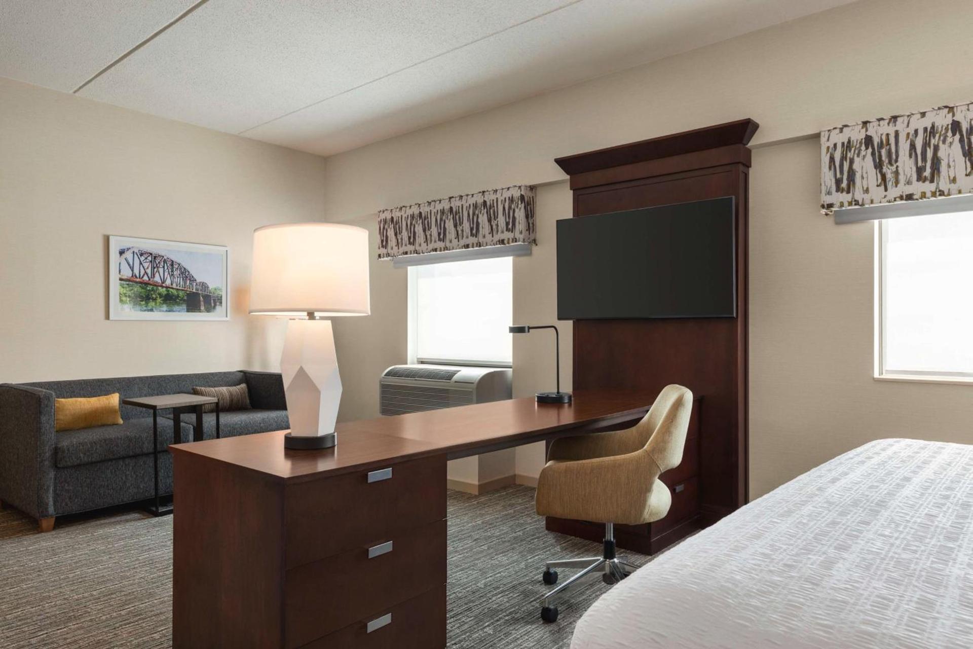 Hampton Inn & Suites Pittsburgh Waterfront West Homestead photo 19