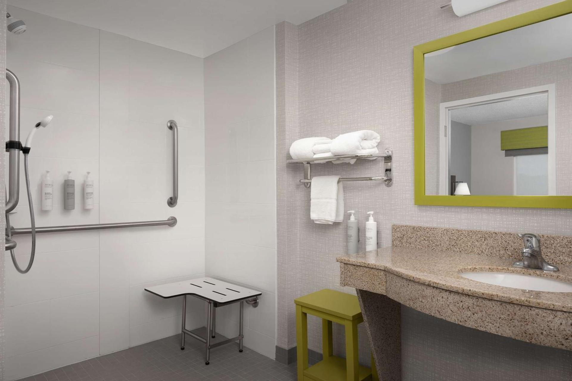 Hampton Inn & Suites Durham North I-85 photo 14