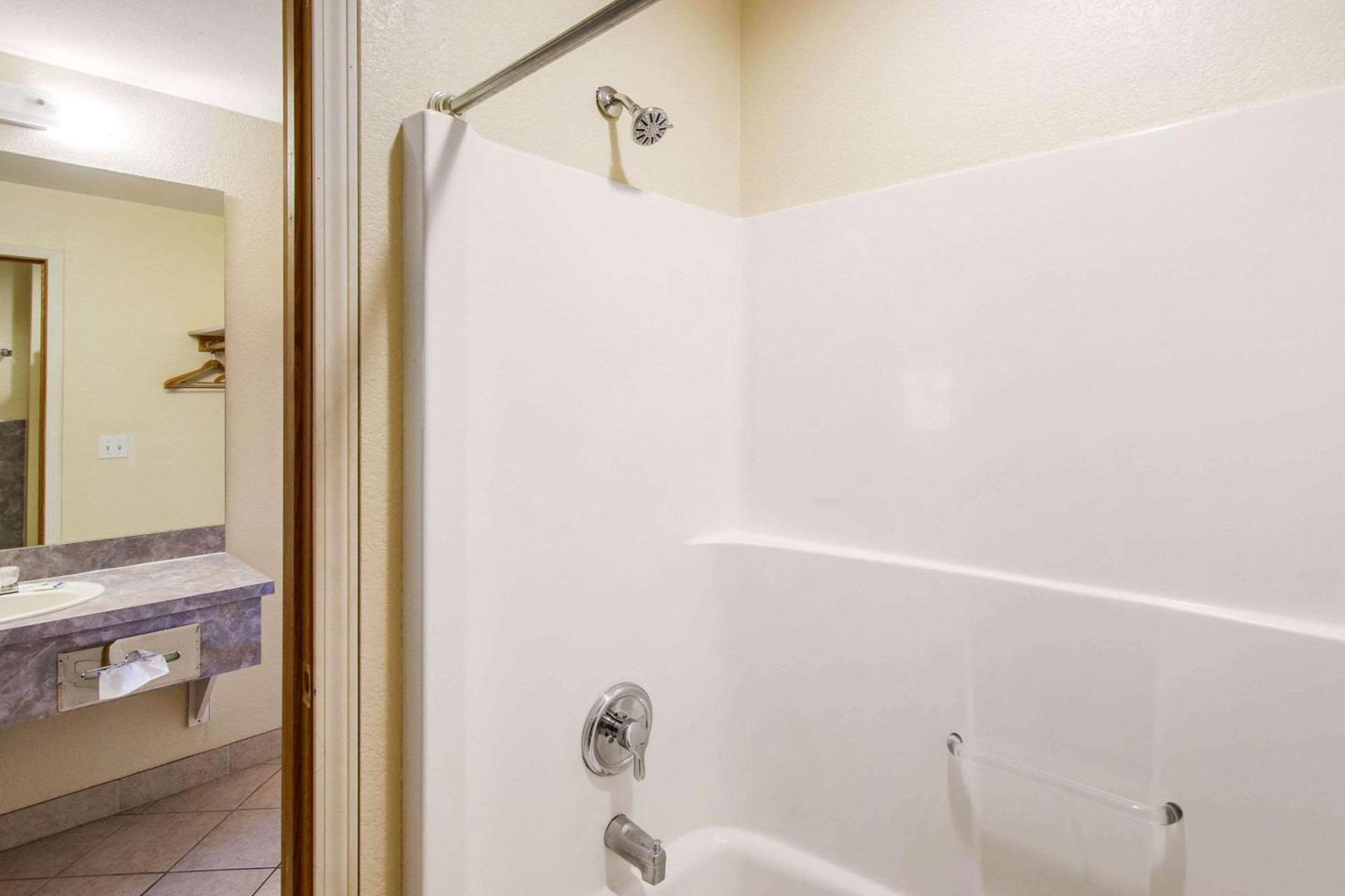 Rodeway Inn Coeur d'Alene photo 8