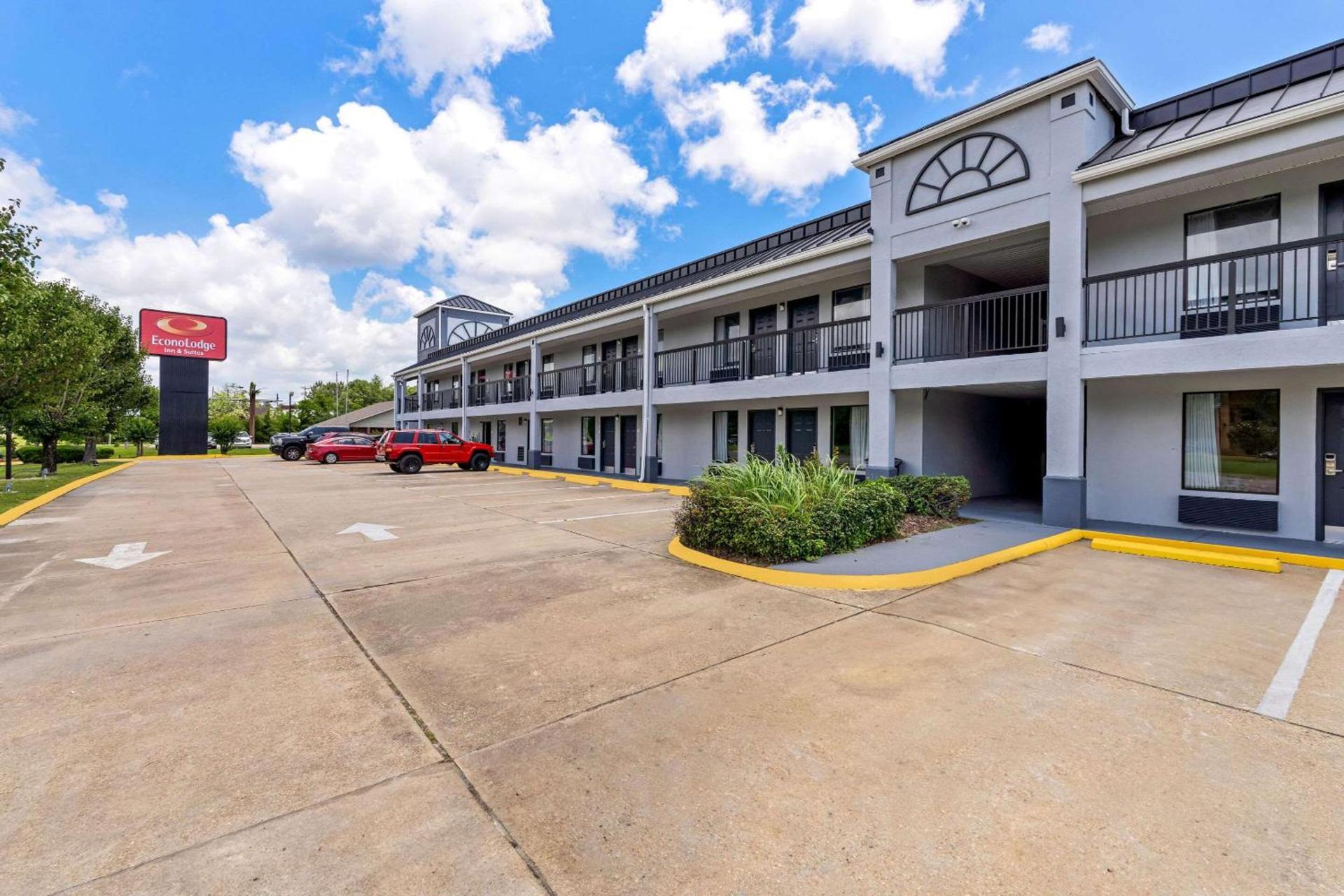 Econo Lodge Inn & Suites Ocean Springs - Biloxi photo 5
