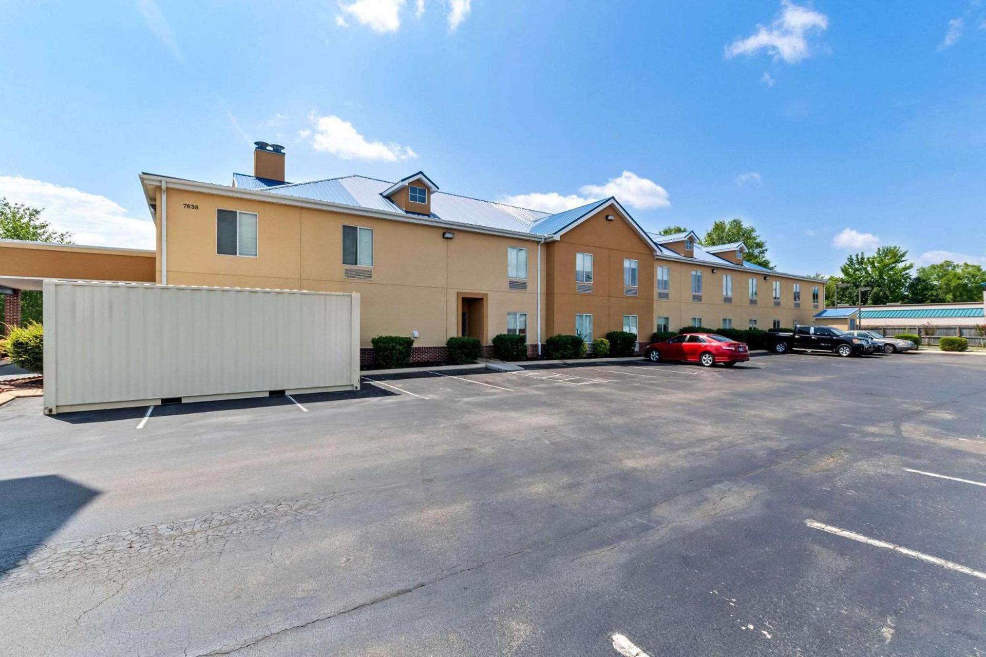 Suburban Studios Chattanooga Northeast - Ooltewah photo 7