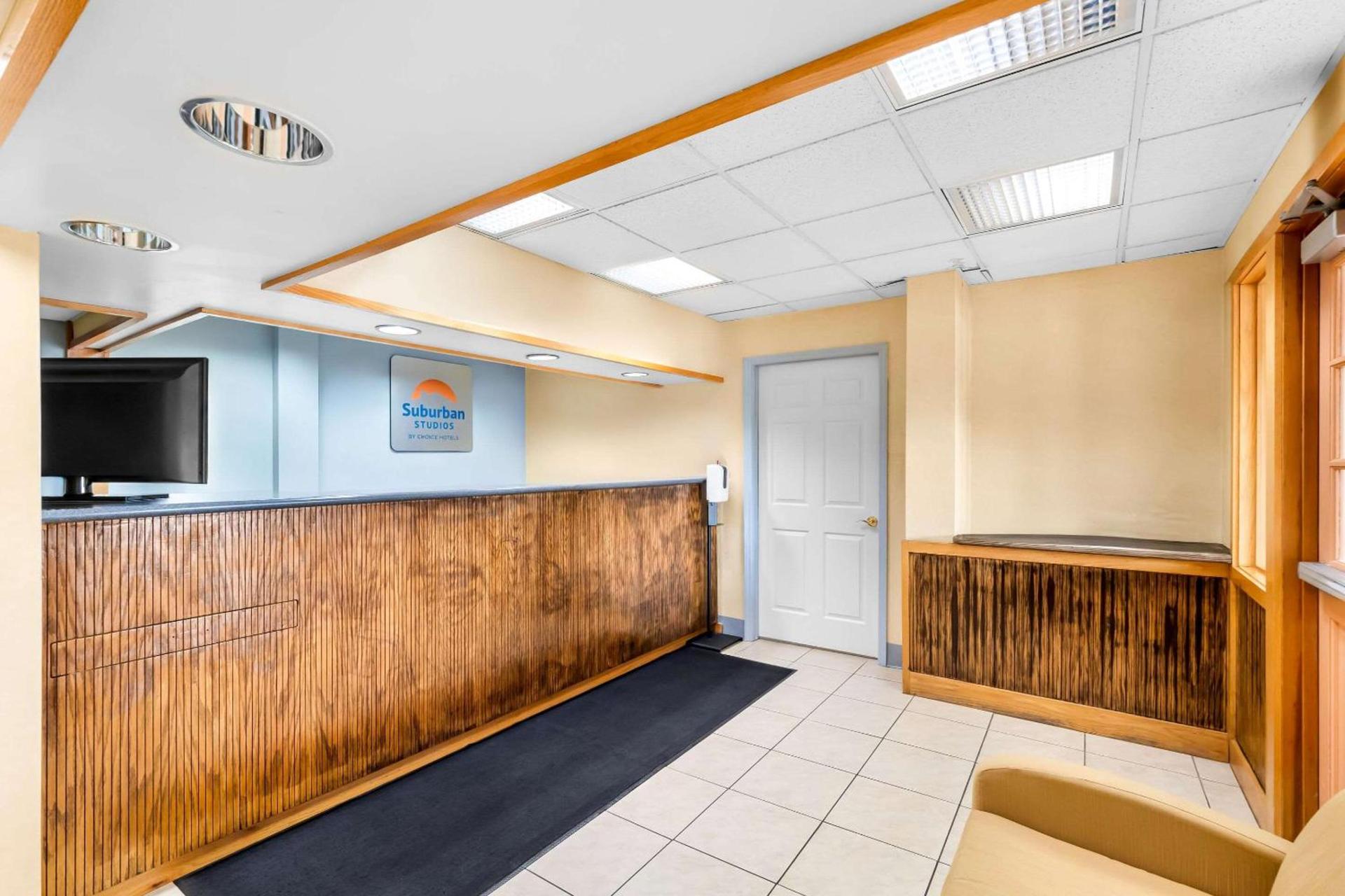 Suburban Studios Chattanooga Northeast - Ooltewah photo 13