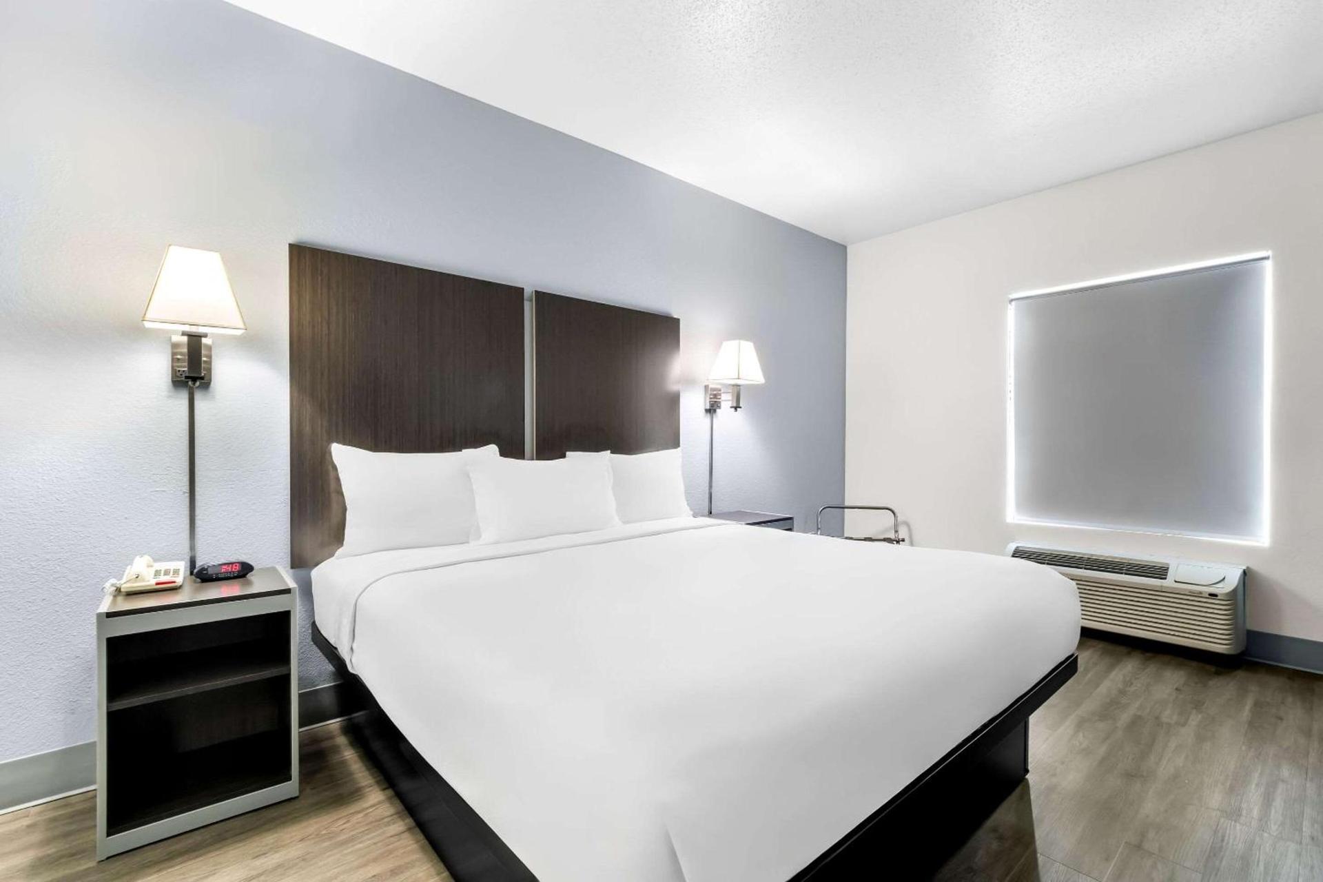 Suburban Studios Chattanooga Northeast - Ooltewah photo 30