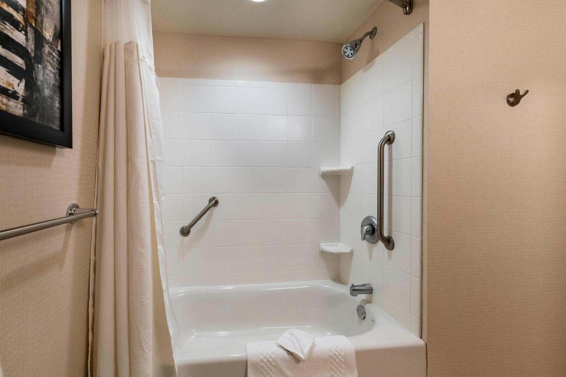 Courtyard by Marriott Atlanta Buford Mall of Georgia photo 26
