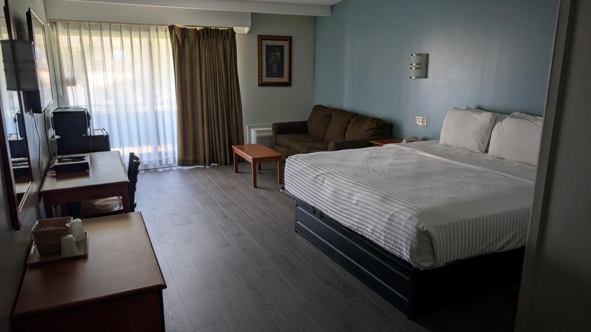 Crystal Inn - Neptune photo 14