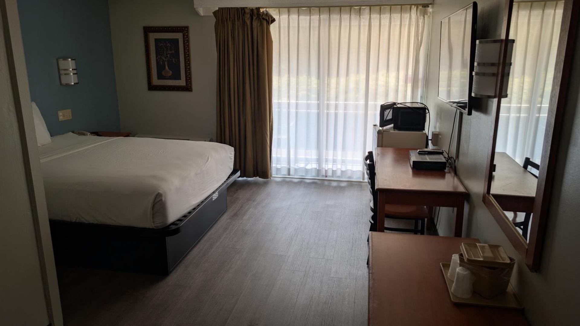 Crystal Inn - Neptune photo 18
