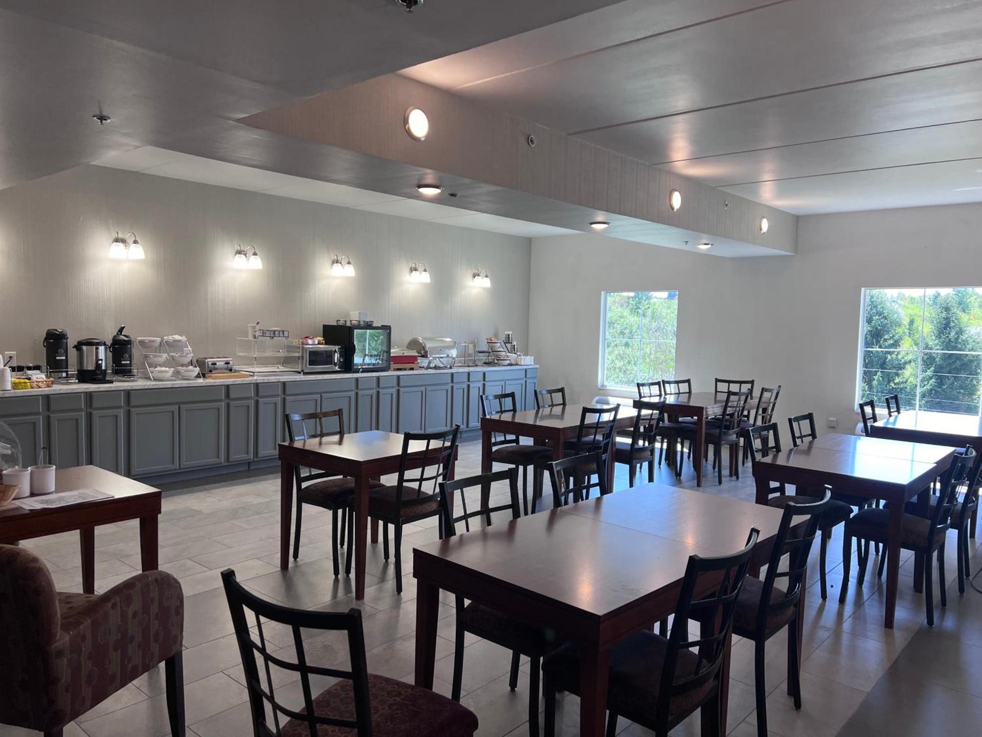 Wingate by Wyndham Clearfield photo 2