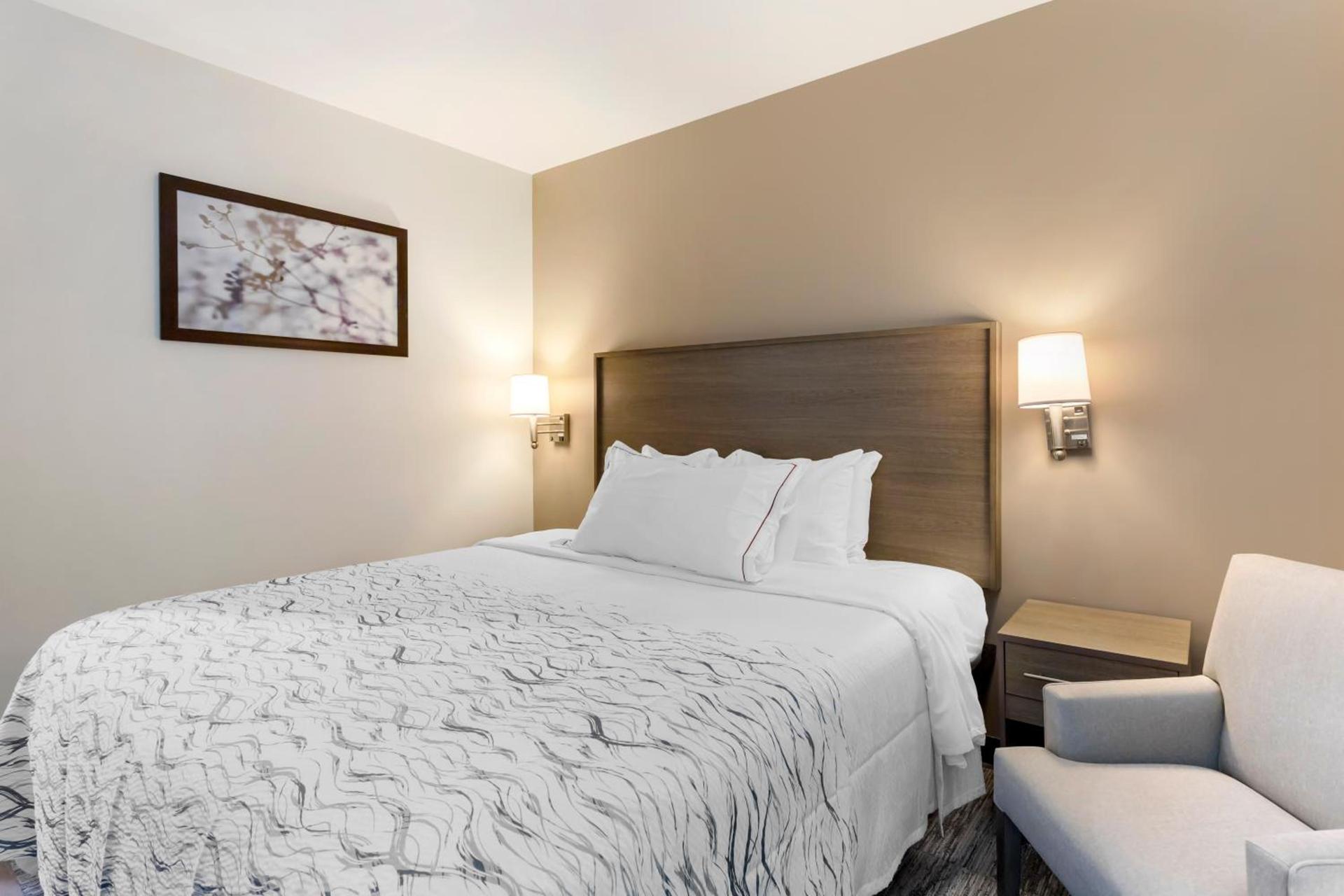 Red Roof Inn PLUS Jamaica, NY - JFK Airport photo 25