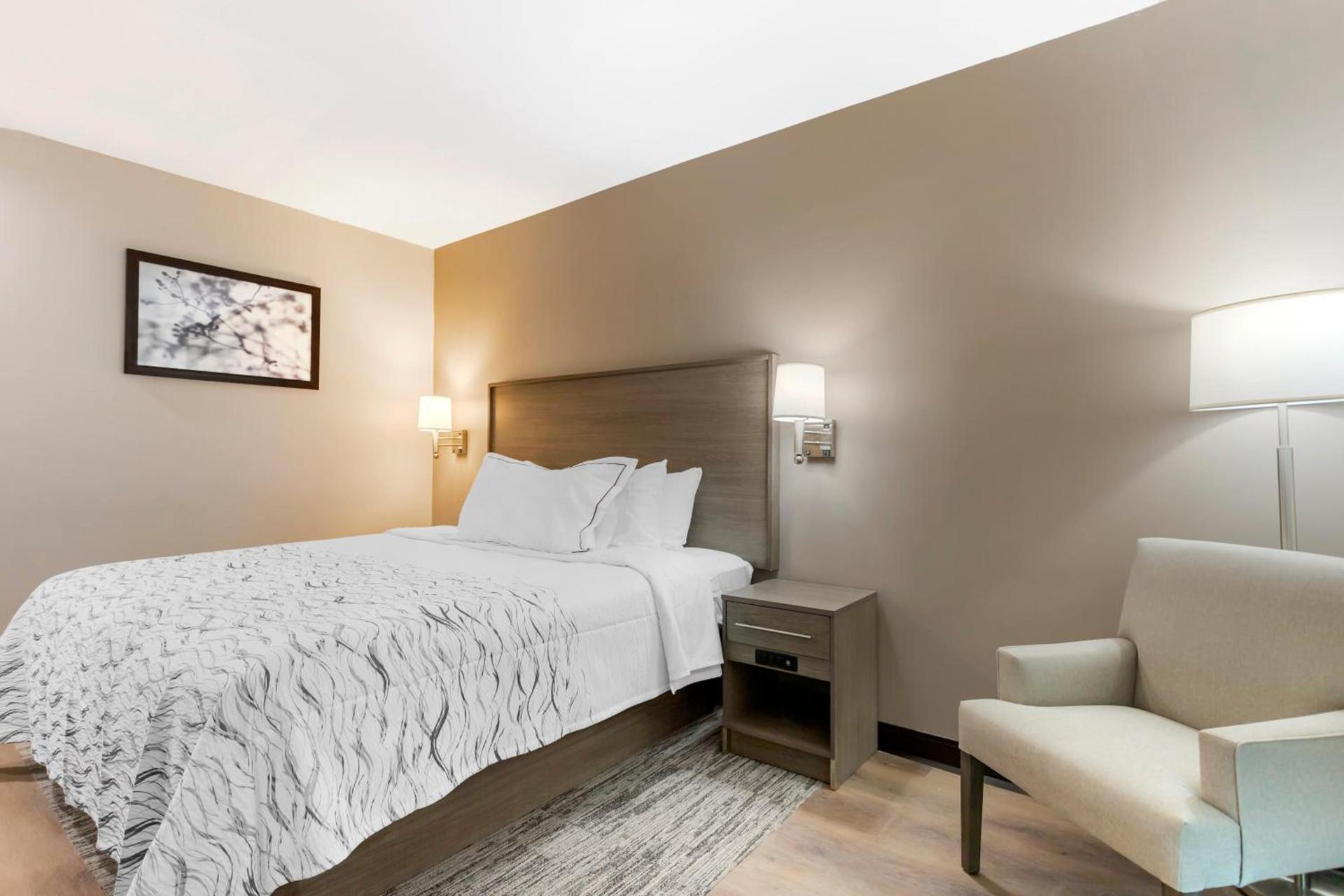Red Roof Inn PLUS Jamaica, NY - JFK Airport photo 19