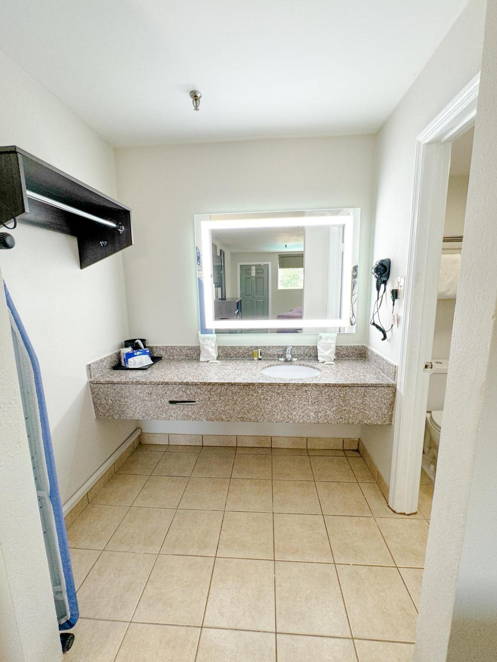 Quality Inn Harvey - New Orleans photo 12